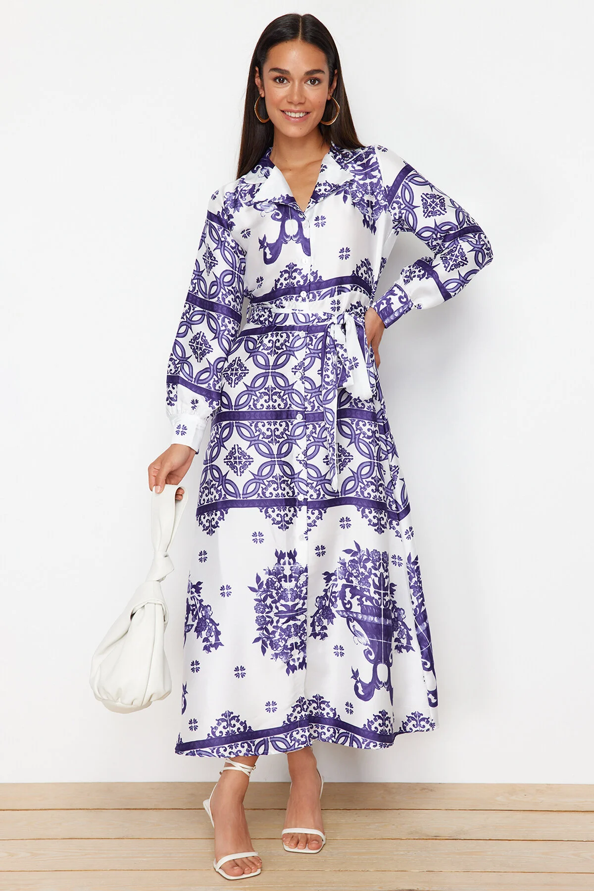 Trendyol Modest  Lila gewebtes Satin-gemustertes Hemd-Abendkleid TCTSS24EB00039