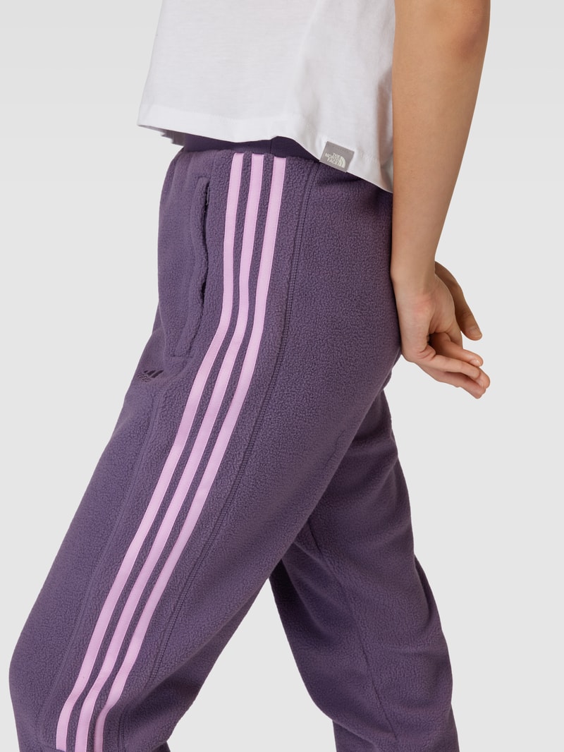 Sweatpants mit Label-Detail Modell 'TIRO' in violett