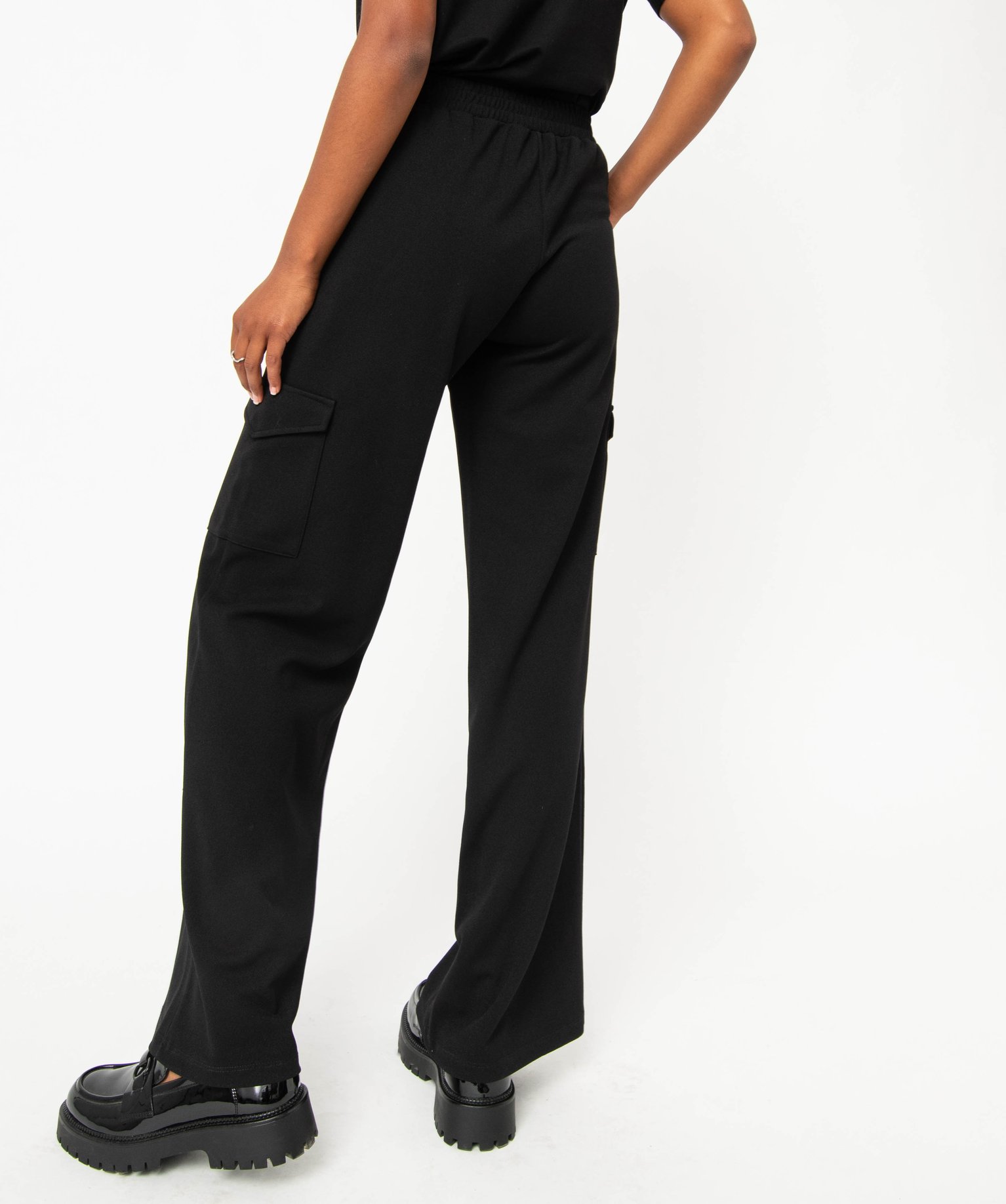 Pantalon cargo large en maille fluide femme noir | GEMO