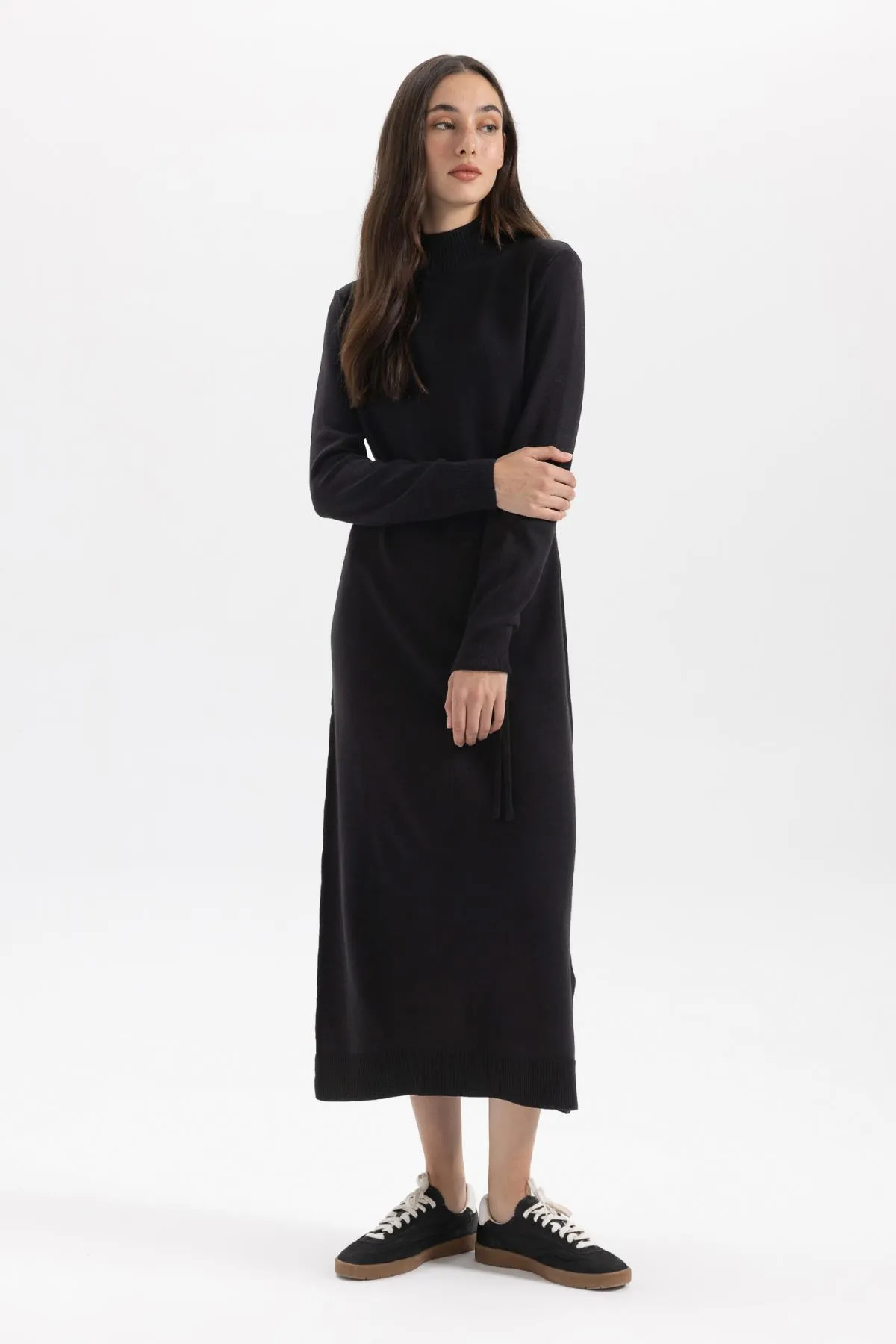 DeFacto  Maxi-Strickkleid mit halbem Rollkragen und langen Ärmeln A9807ax23wn