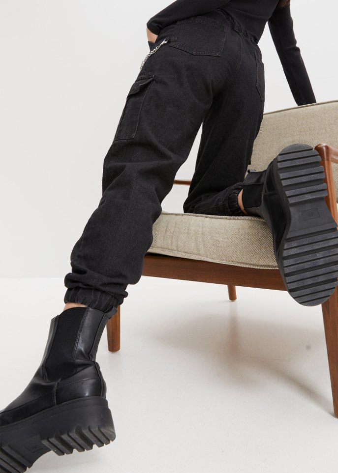 Cargo-Jeans mit Kettendetail