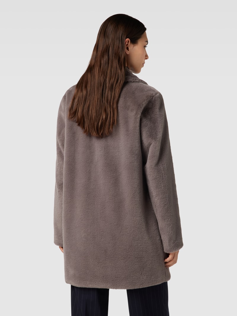 Mantel aus Teddyfell in taupe