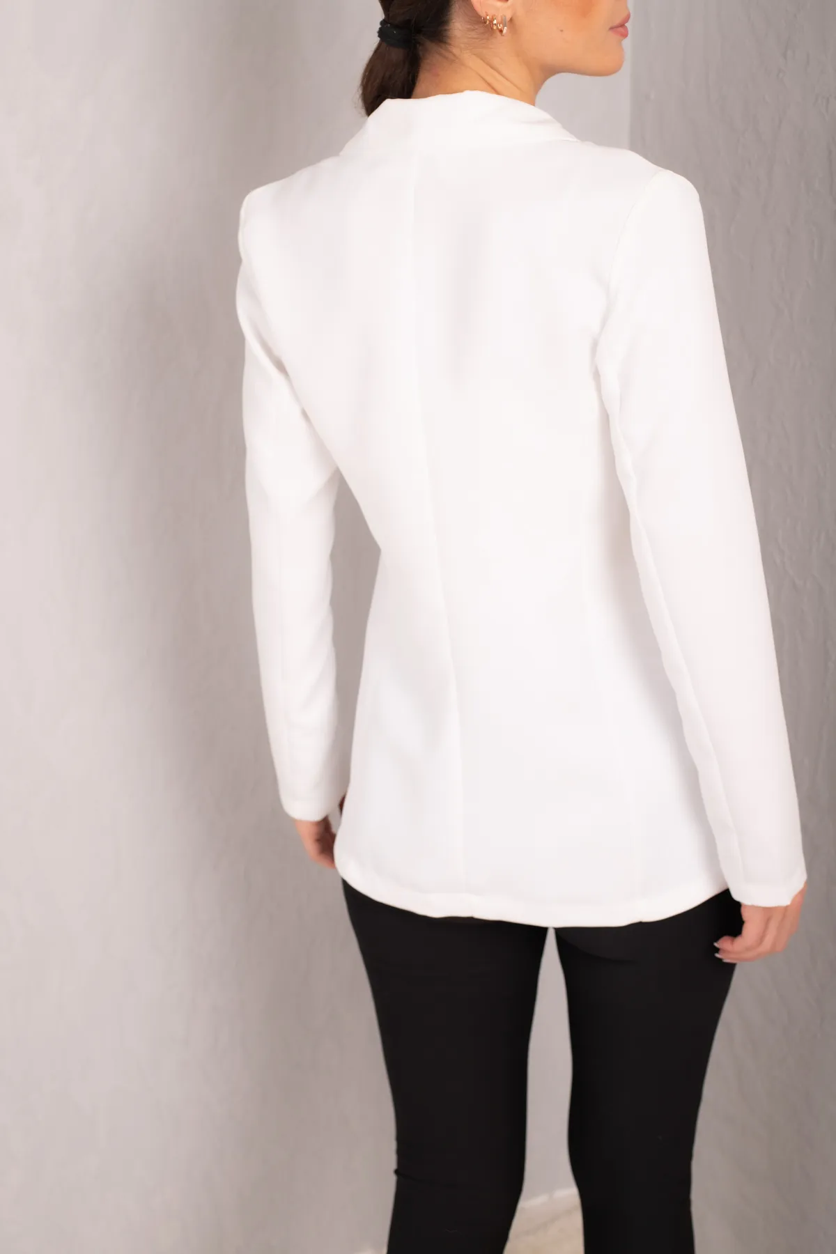 armonika  Weiße geknöpfte Damenjacke ARM-20K001151