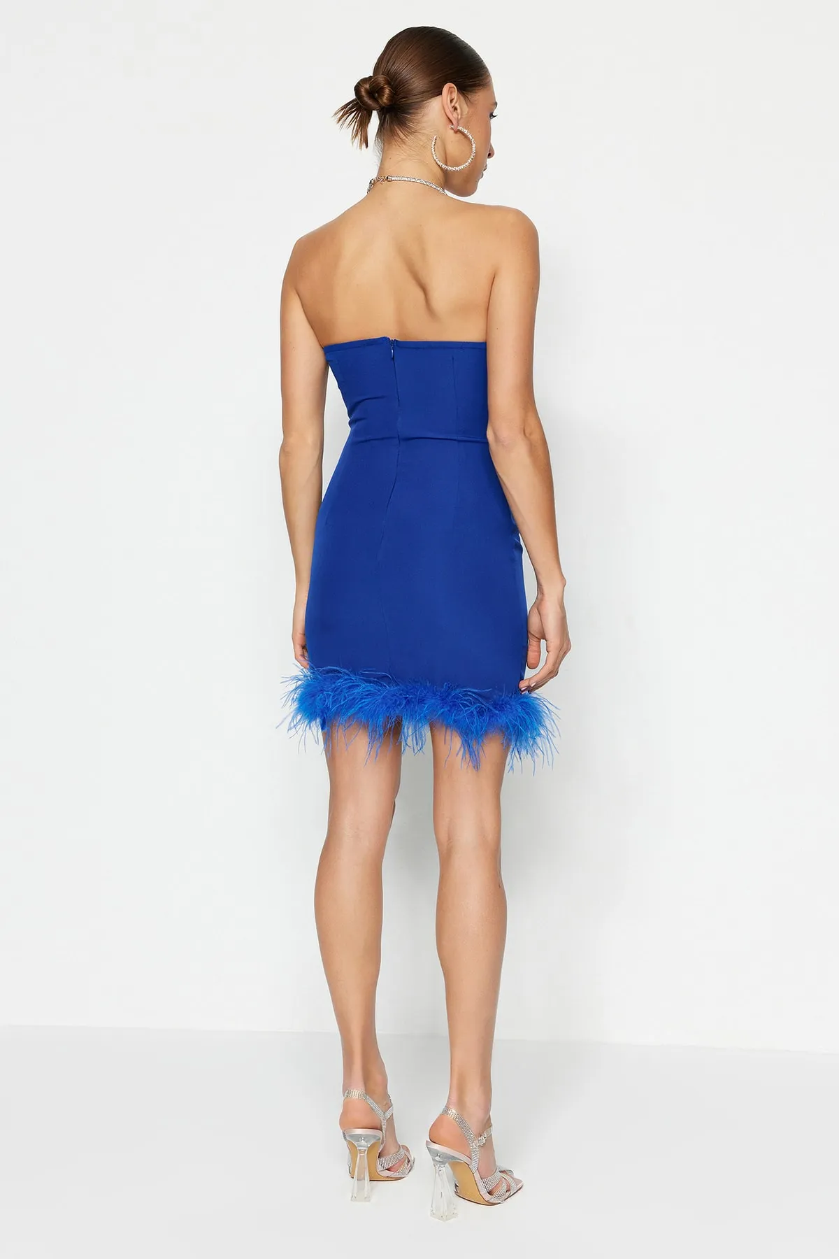 Trendyol Collection  Saks Tailliertes gewebtes Otriches Shiny Stone Abendkleid TPRSS23EL00255