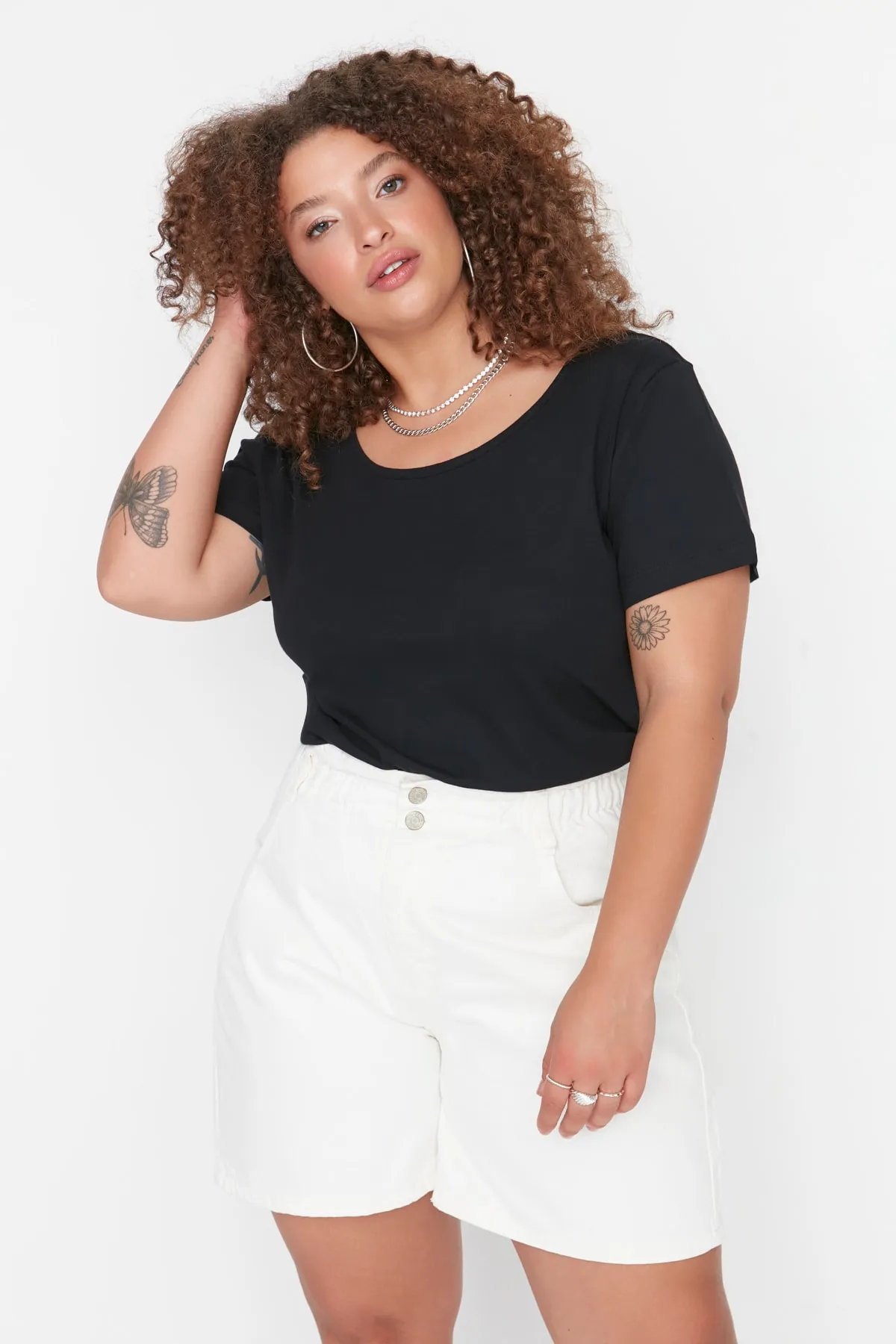 Trendyol Curve  Große Größen in T-Shirt - Schwarz - Regular Fit