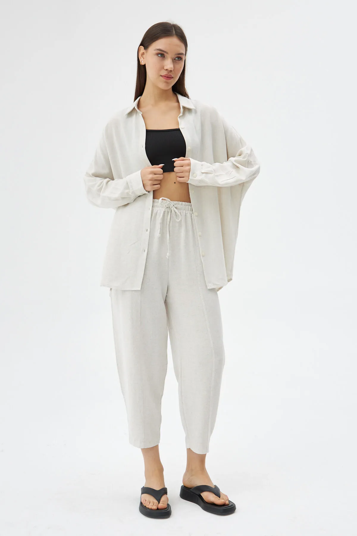 Laluvia  Steinfarbenes Leinenhemd, Shalwar-Hose, Oberteil und Unterteil im Set