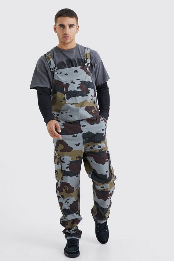 Lockere Camouflage Cargo-Latzhose