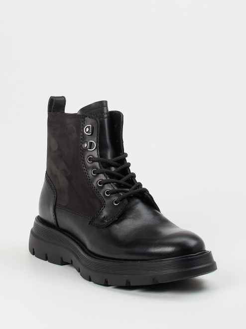 Boots-47010090699 Konstantin Starke