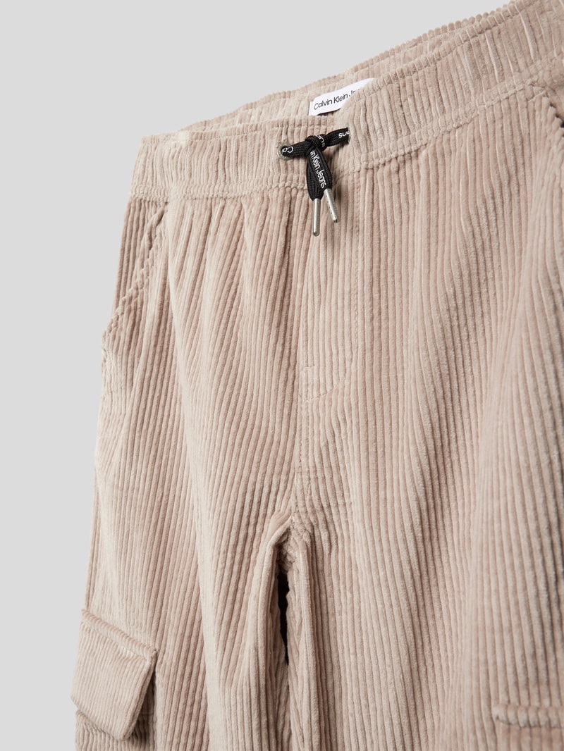 Jogpants mit Cargotaschen Modell 'CORDUROY' in stein