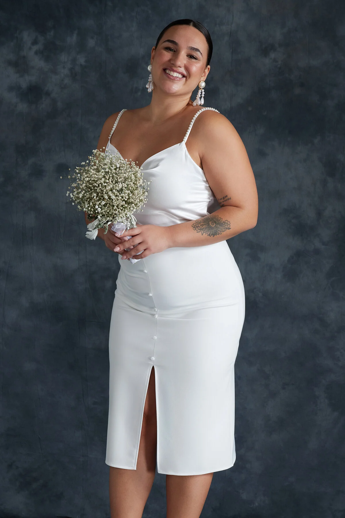 Trendyol Curve  Weißer, gewebter Braut-Bleistiftrock mit hoher Taille TBBSS24AZ00036