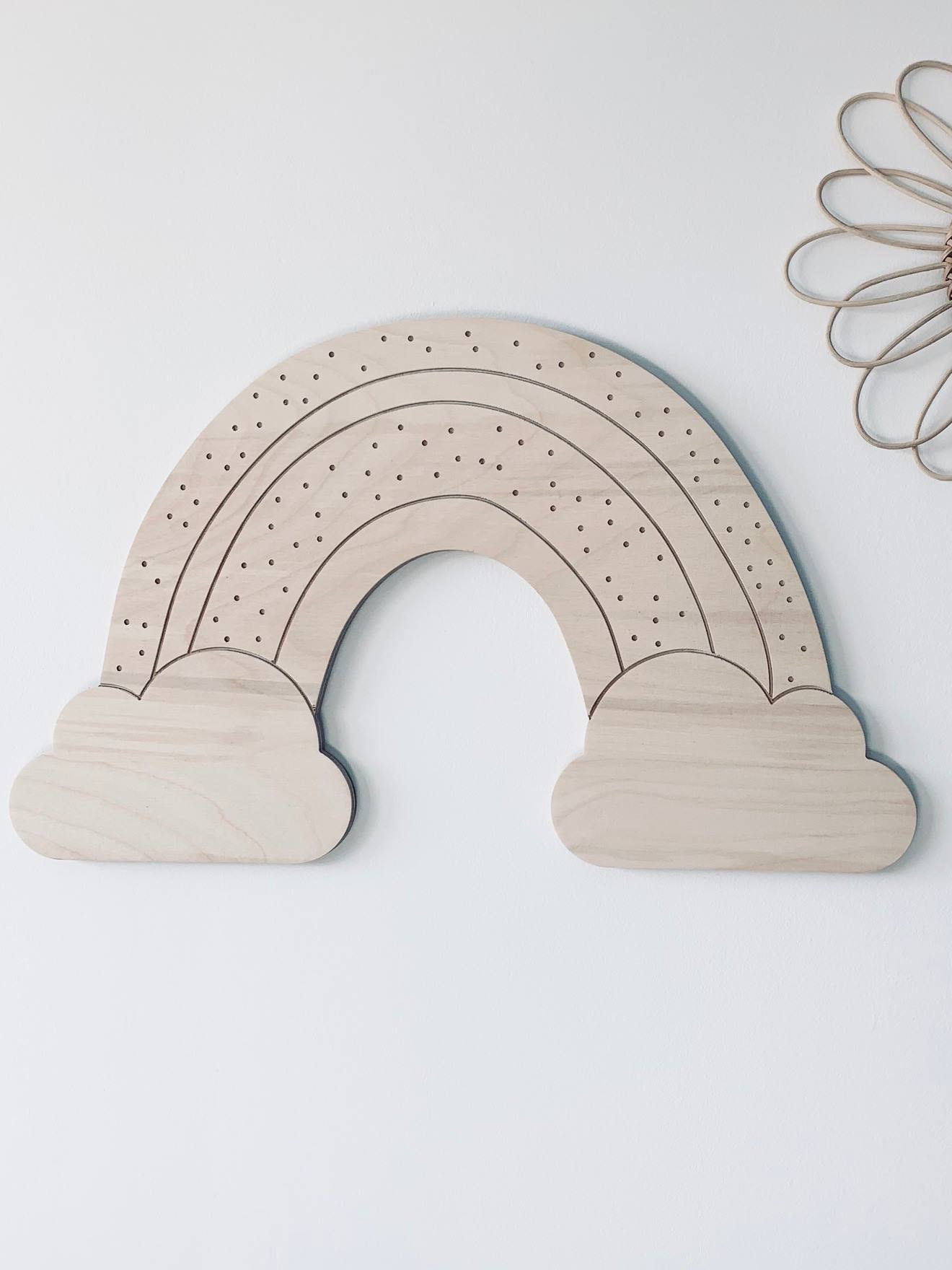 Décoration murale arc-en-ciel en bois LES PETITES HIRONDELLES bois