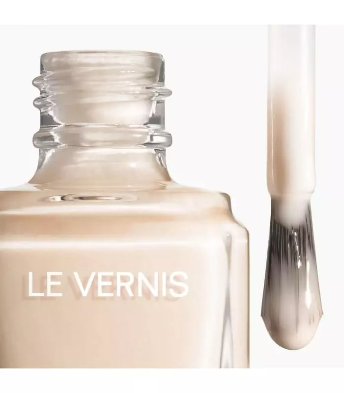 LE VERNIS Couleur Et Brillance Longue Tenue