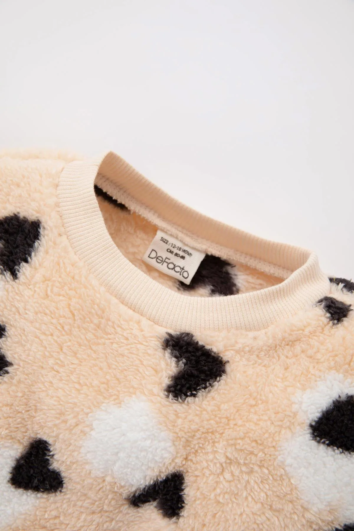 DeFacto  Sweatshirt aus Welsoft-Plüsch mit Rundhalsausschnitt und Herzmuster für Babys, Mädchen, reguläre Passform