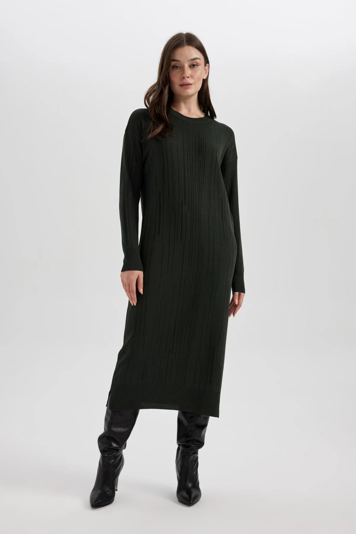 DeFacto  Langärmliges Midikleid aus Crêpe in normaler Passform A9806ax23wn