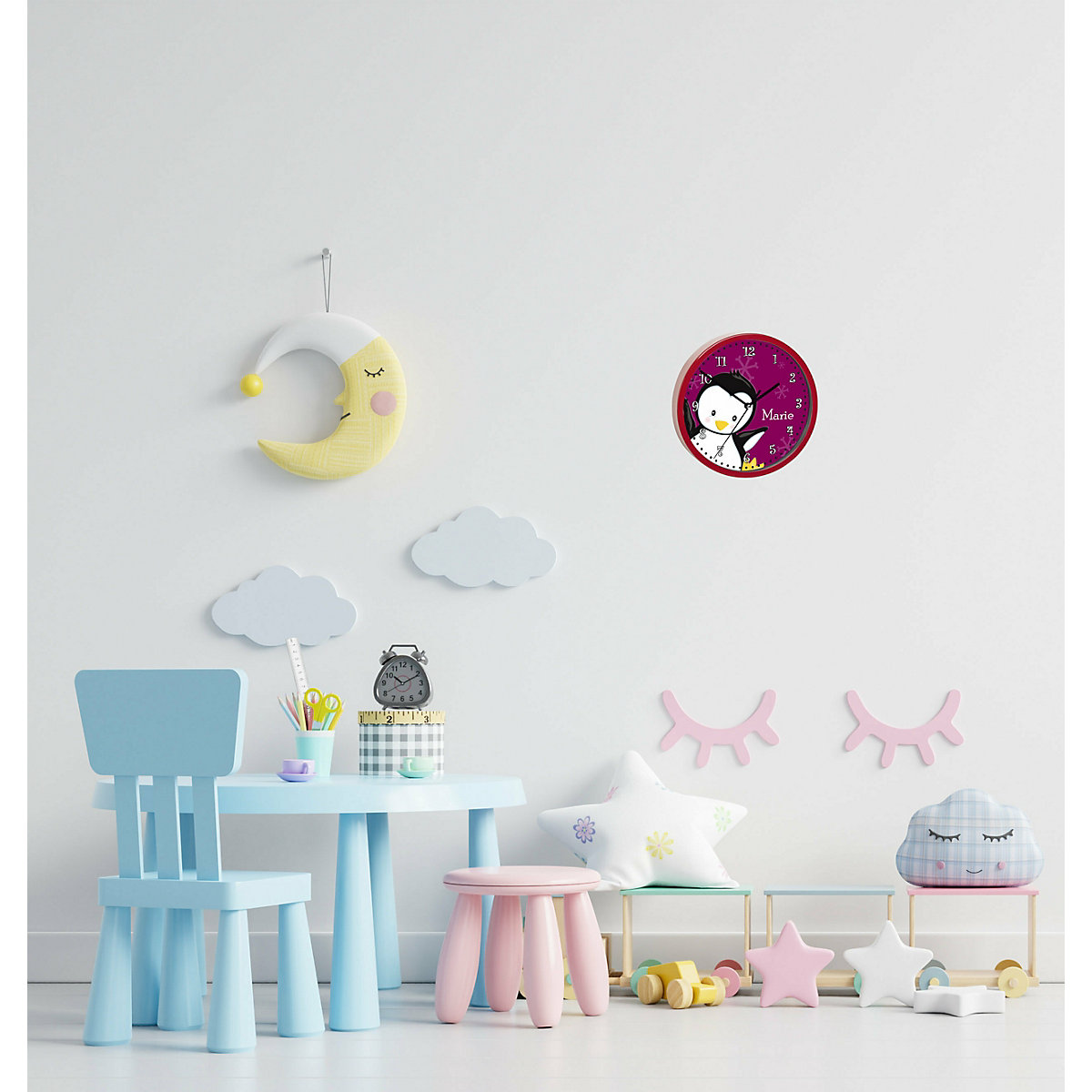 Kinder Wanduhr personalisiert mit Name Pinguin brombeere