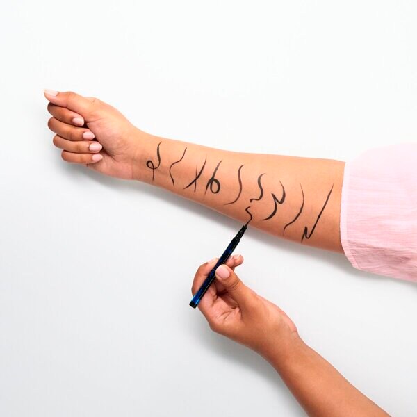 Essence 01 Deep Black Waterproof Eyeliner Pen