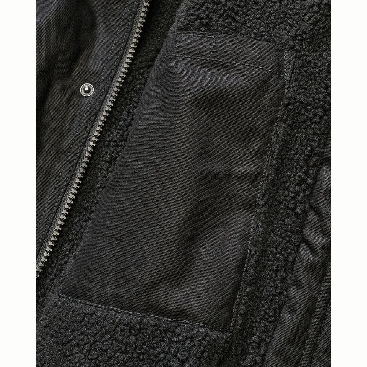 Essential Jacket schwarz