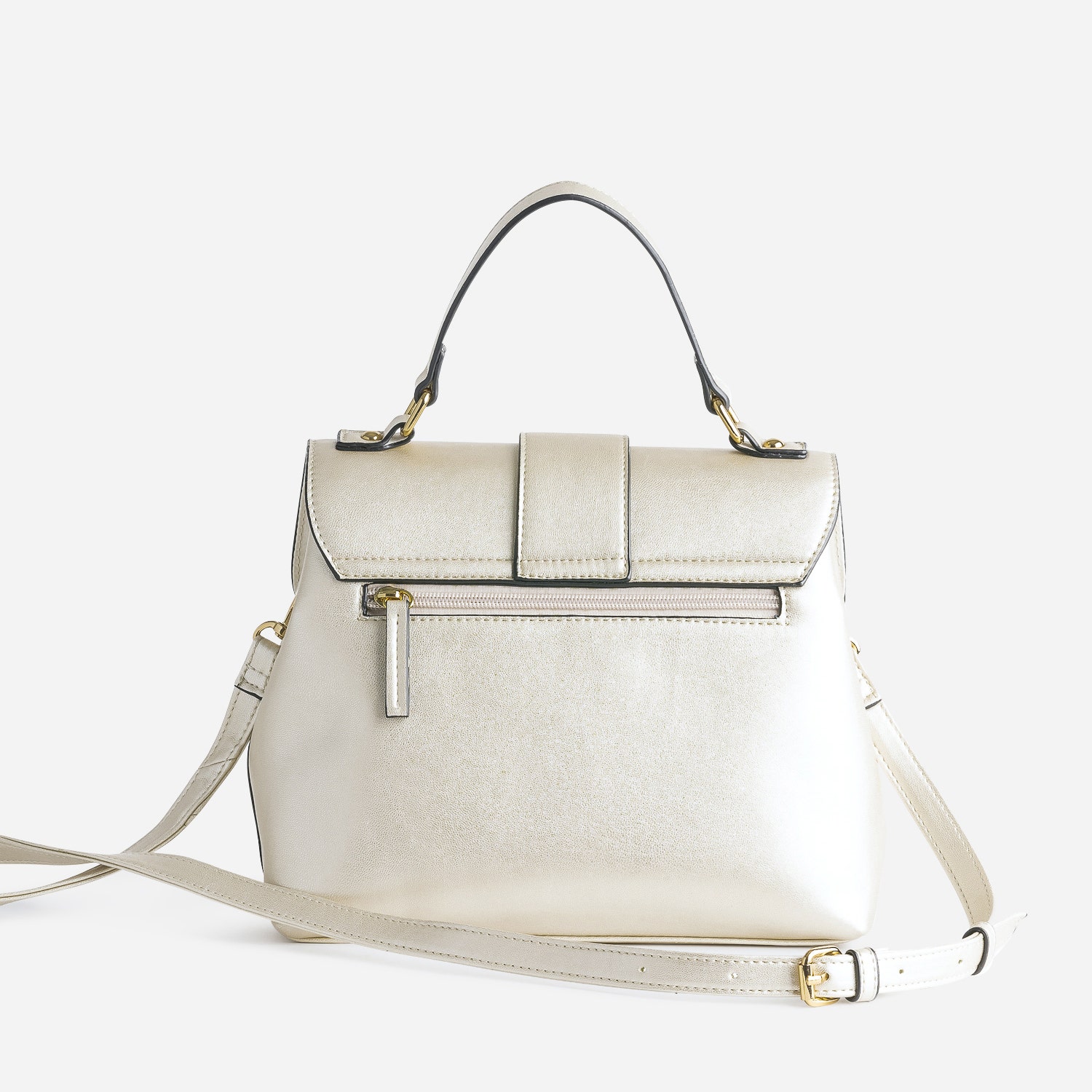 Sac à main doré avec boucle large