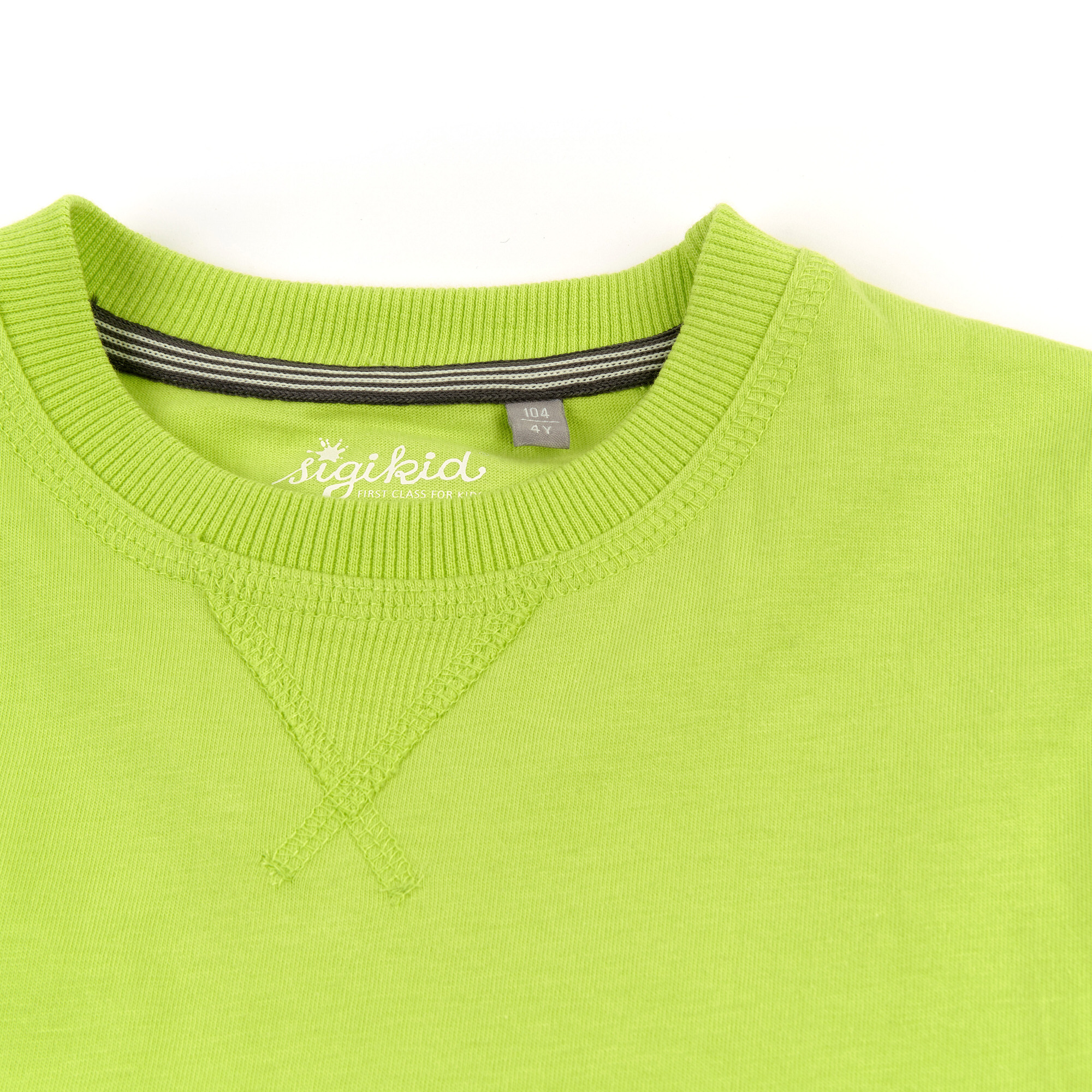 Hellgrünes T-Shirt mit LKW Motiv