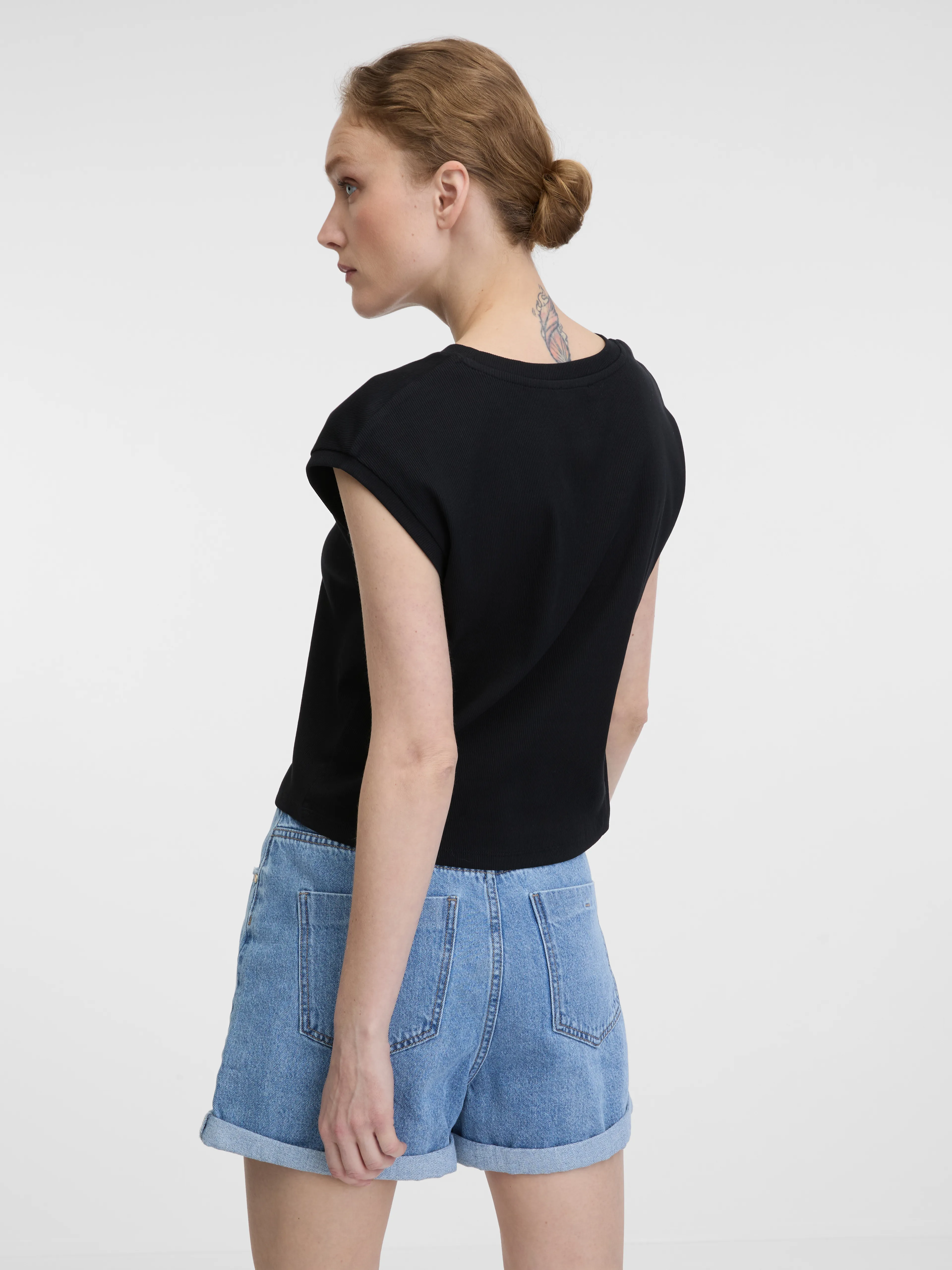 Schwarzes Damen Crop-T-Shirt mit kurzen Ärmeln ORSAY