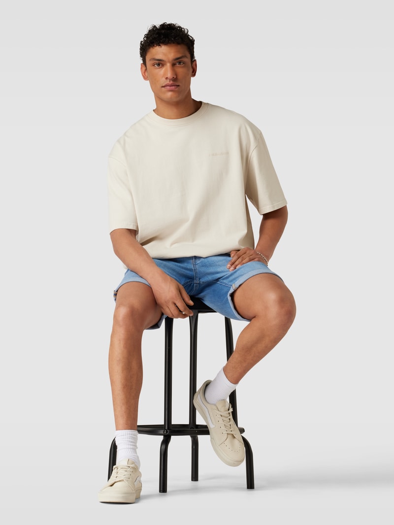 Jeansshorts mit Label-Patch Modell 'RICK' in jeans