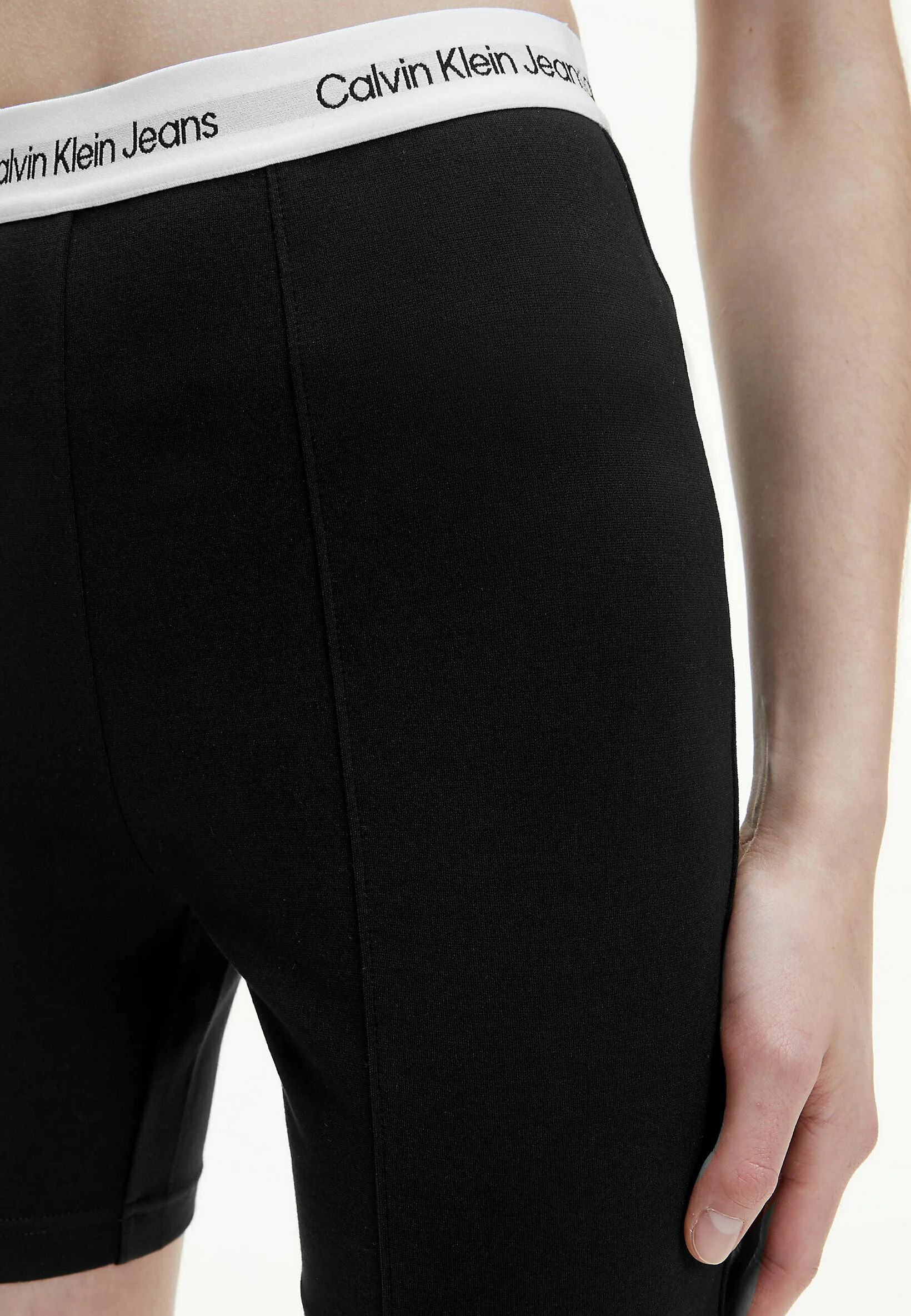 Calvin Klein Jeans MILAN - Pantalones cortos