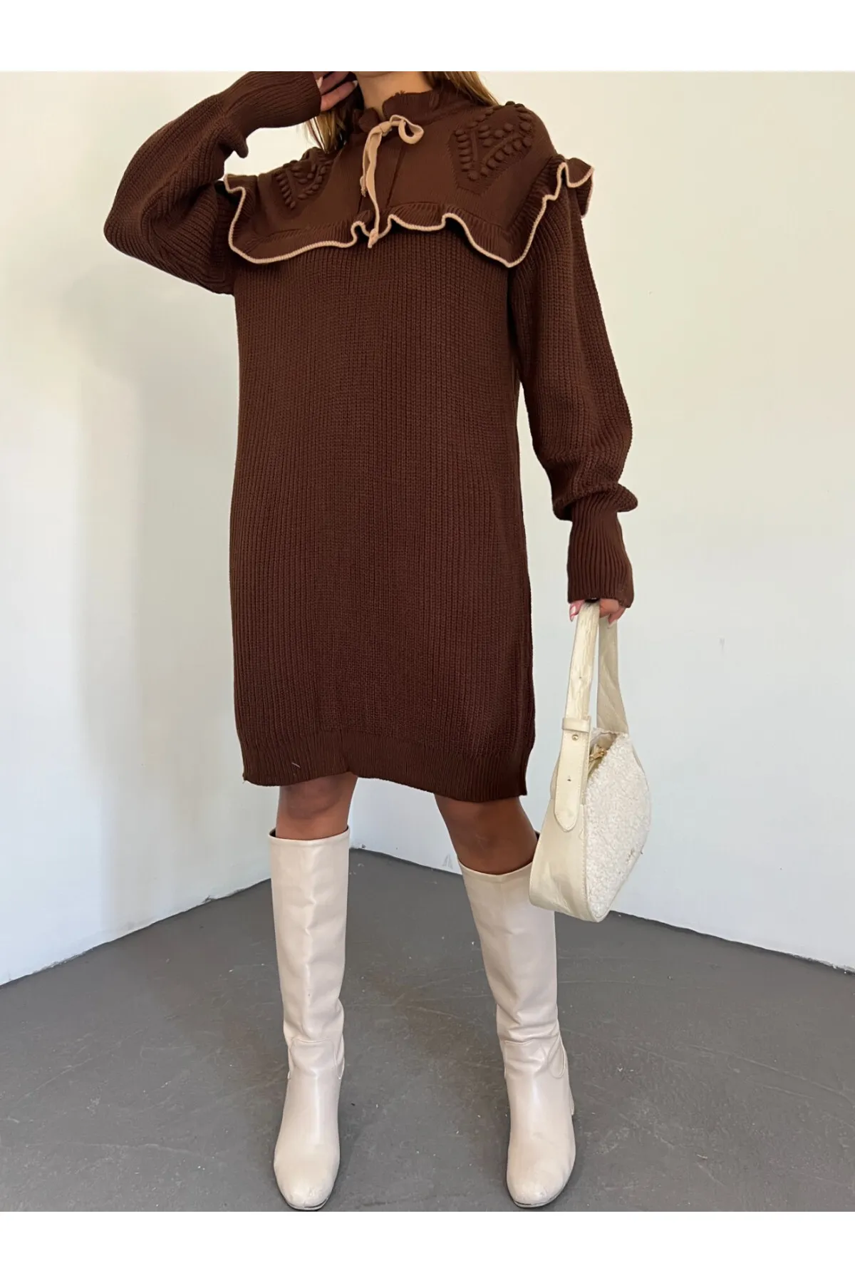 Modamorfo  Stricktunika mit Spitze und Rüschenkragen