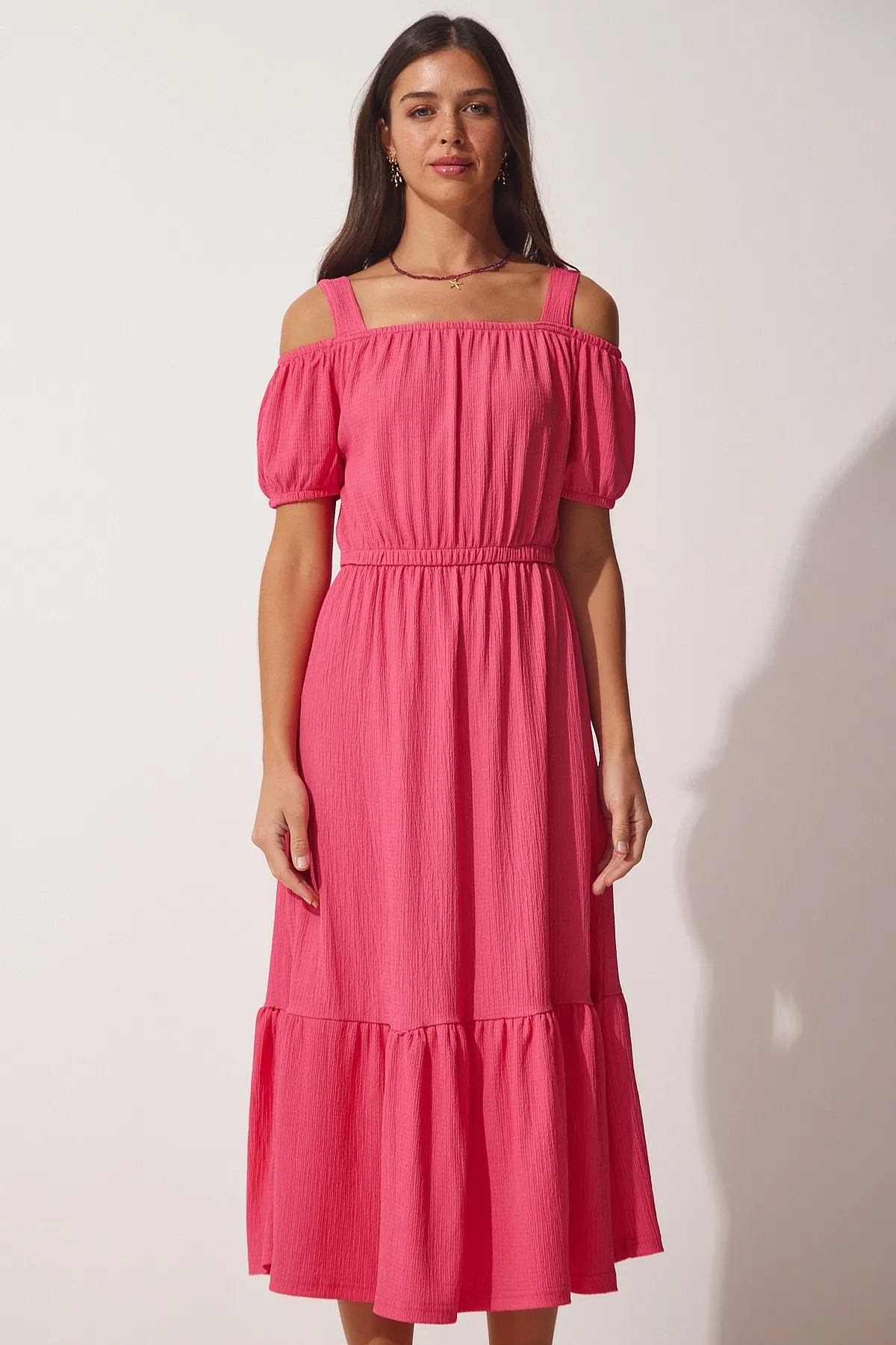 Happiness İstanbul  Trägerloses Sommer-Strickkleid in Lebhaftem Rosa für Damen AP00182