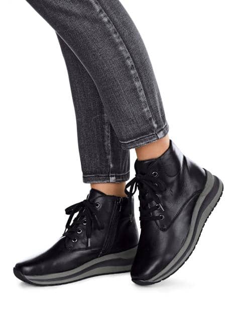 Schnürstiefelette