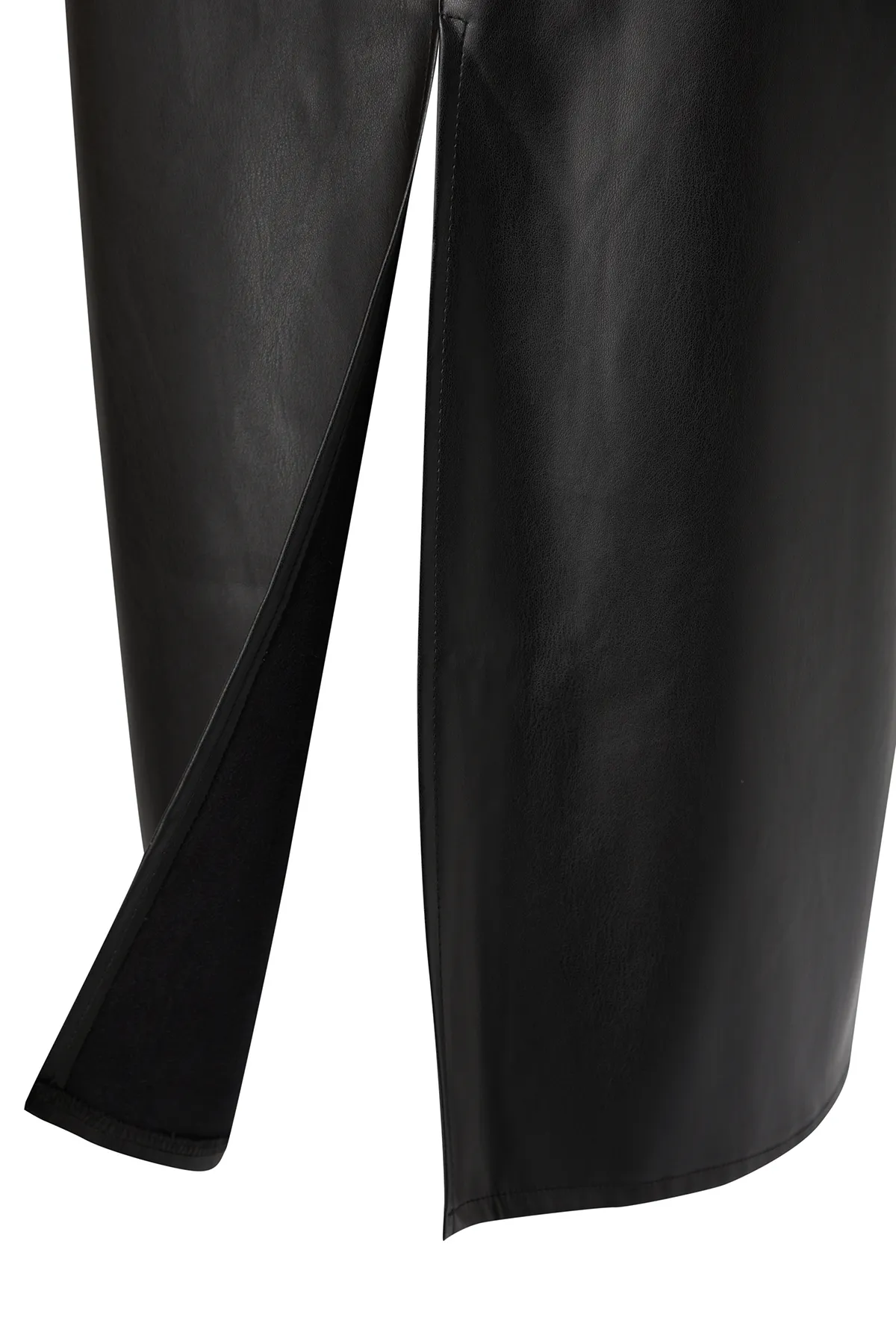 Trendyol Collection  Schwarzer Schlitz Kunstleder High Waist Maxi Strickrock TWOAW24ET00198