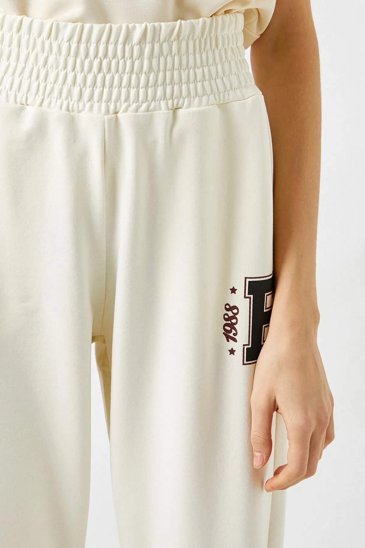 Koton  Bedruckte Jogger-Jogginghose mit elastischem Bund