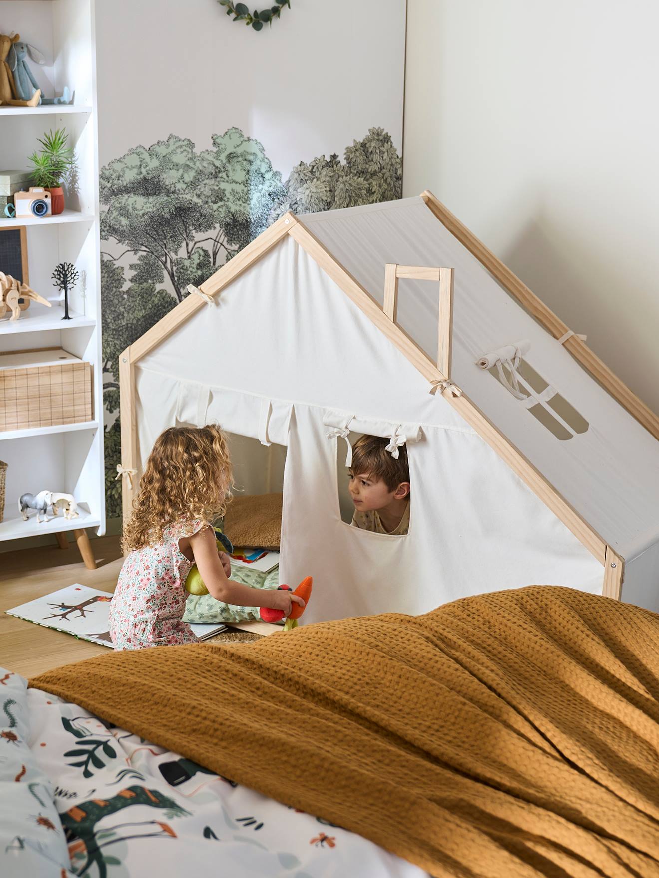 Cabane en tissu et bois FSC® multicolore
