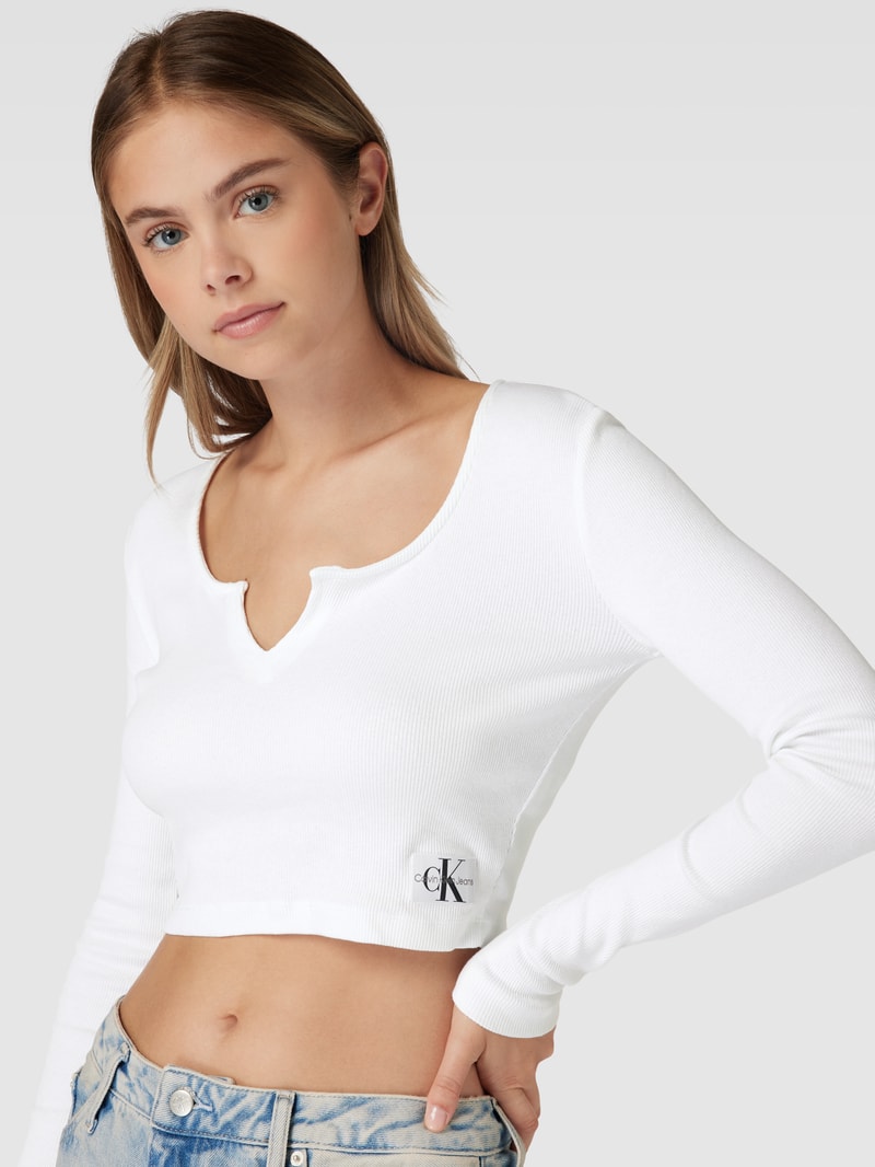 Cropped Longsleeve mit Label-Patch in weiss