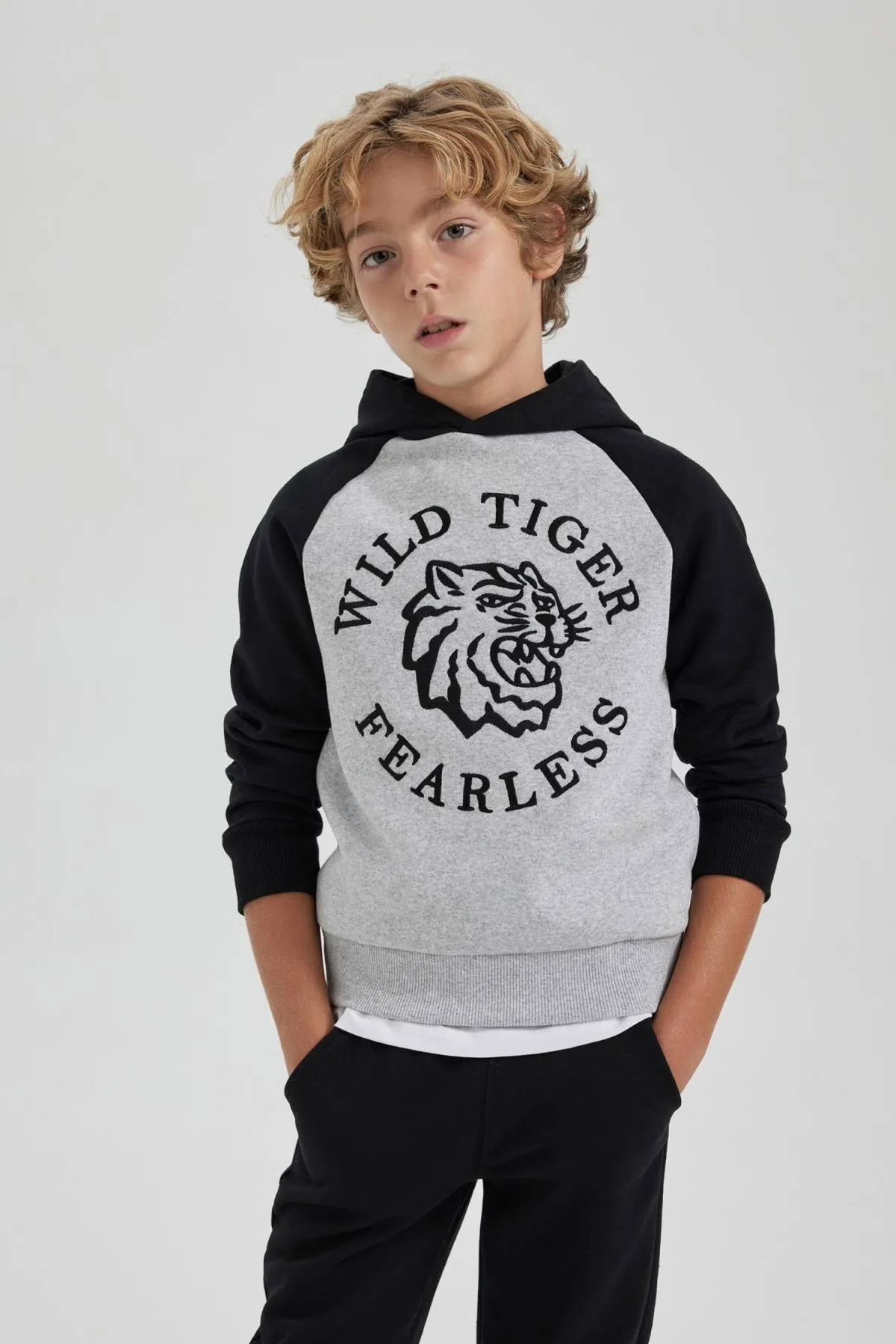DeFacto  Bedrucktes Kapuzen-Sweatshirt-Jogginghose-Set für Jungen, 2-teilig