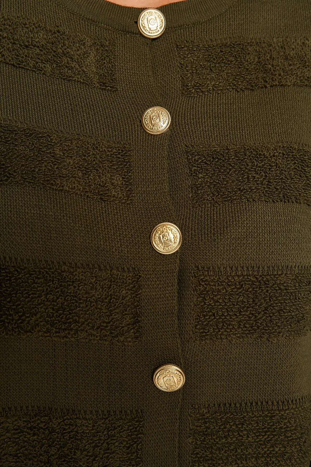 Trendyol Collection  Khakifarbene Strickjacke mit Rundhalsausschnitt TWOAW24HI00337