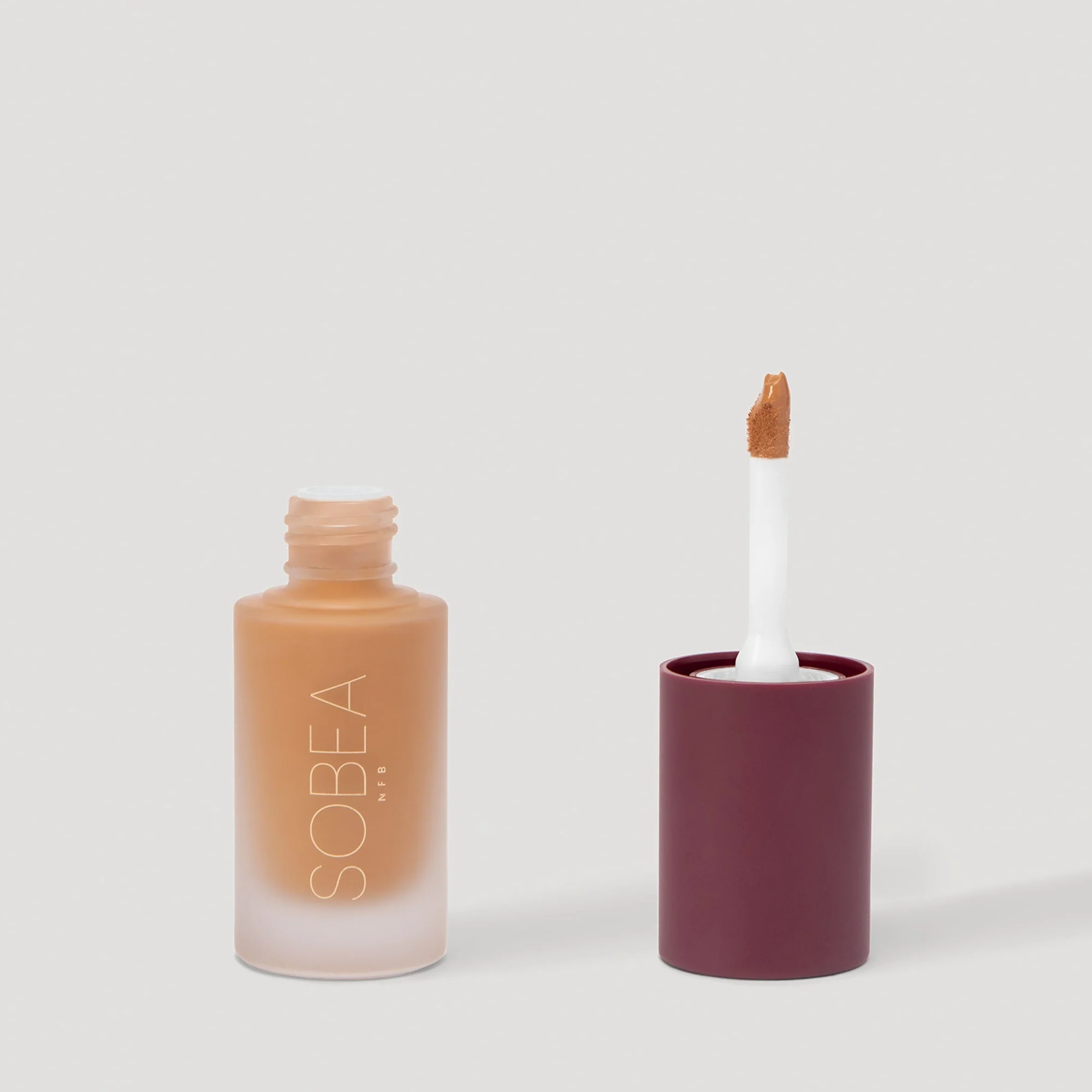 Base de maquillaje líquida ESSENTIAL