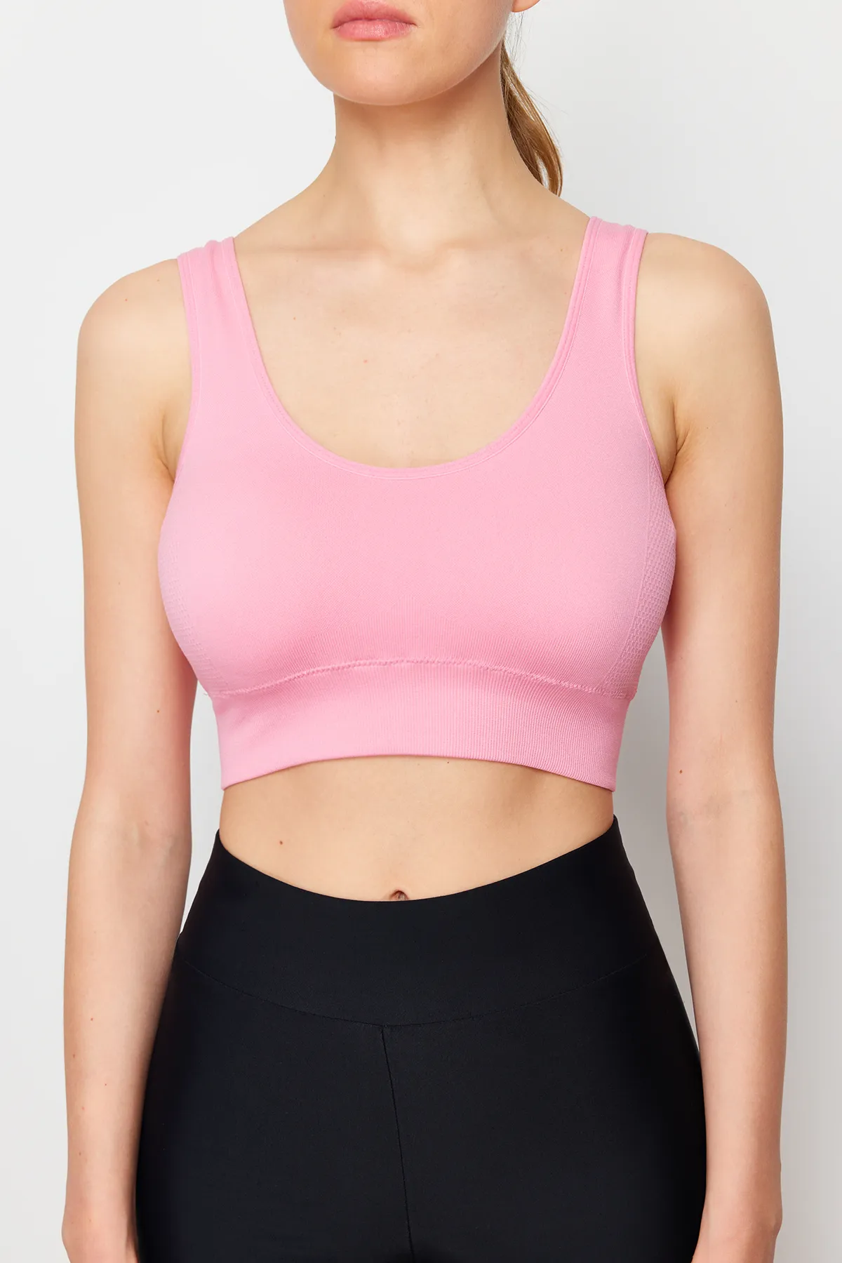 Trendyol Collection  Hellrosa nahtloser/nahtloser gestützter/formender Strick-Sport-BH TWOAW23SS00019