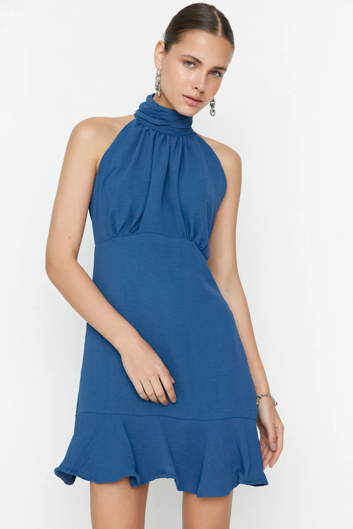 Trendyol Collection  Marineblaues Skaterrock-Neckholder-Webkleid TWOSS21EL1538