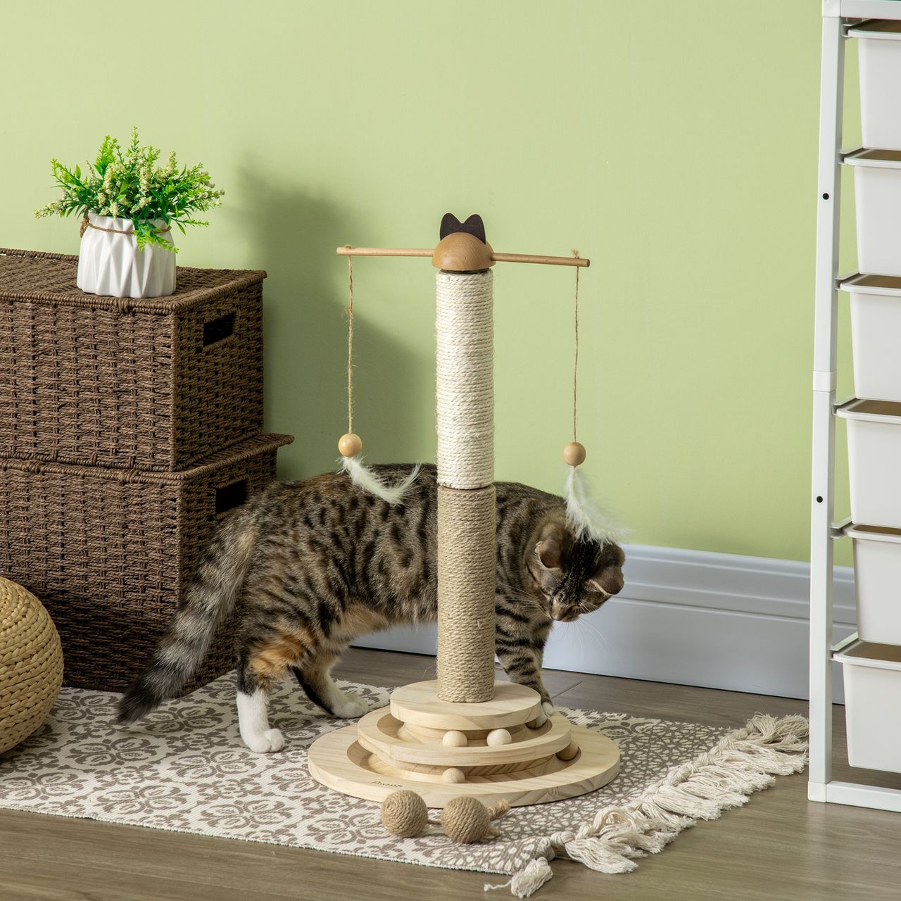 PawHut Kratzbaum, Kletterbaum, Katzenkratzbaum mit Ballspielzeug, Katzenbaum