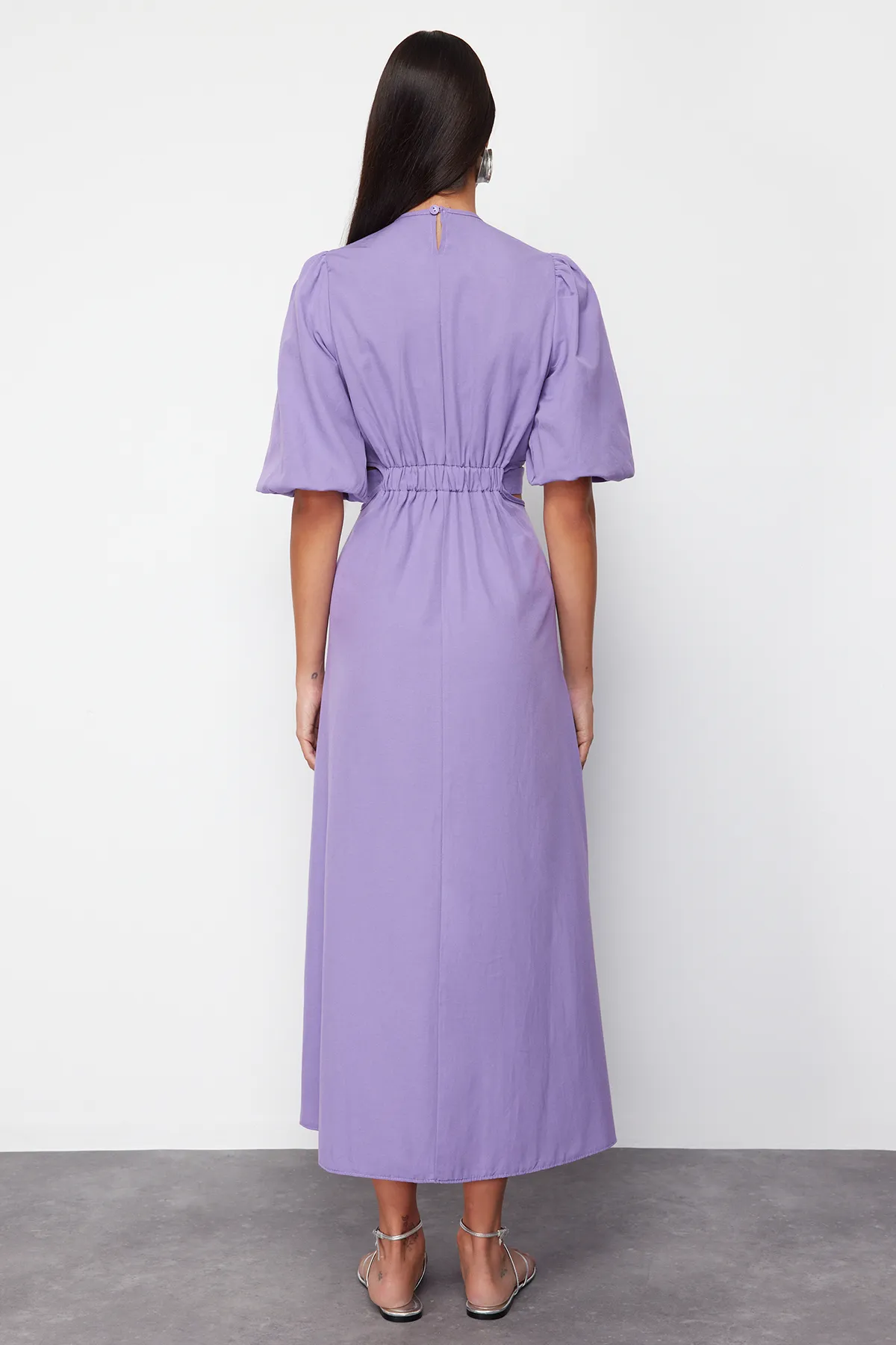 Trendyol Modest  Lilafarbenes gewebtes Baumwollkleid mit Ballonärmeln TCTSS24EB00005
