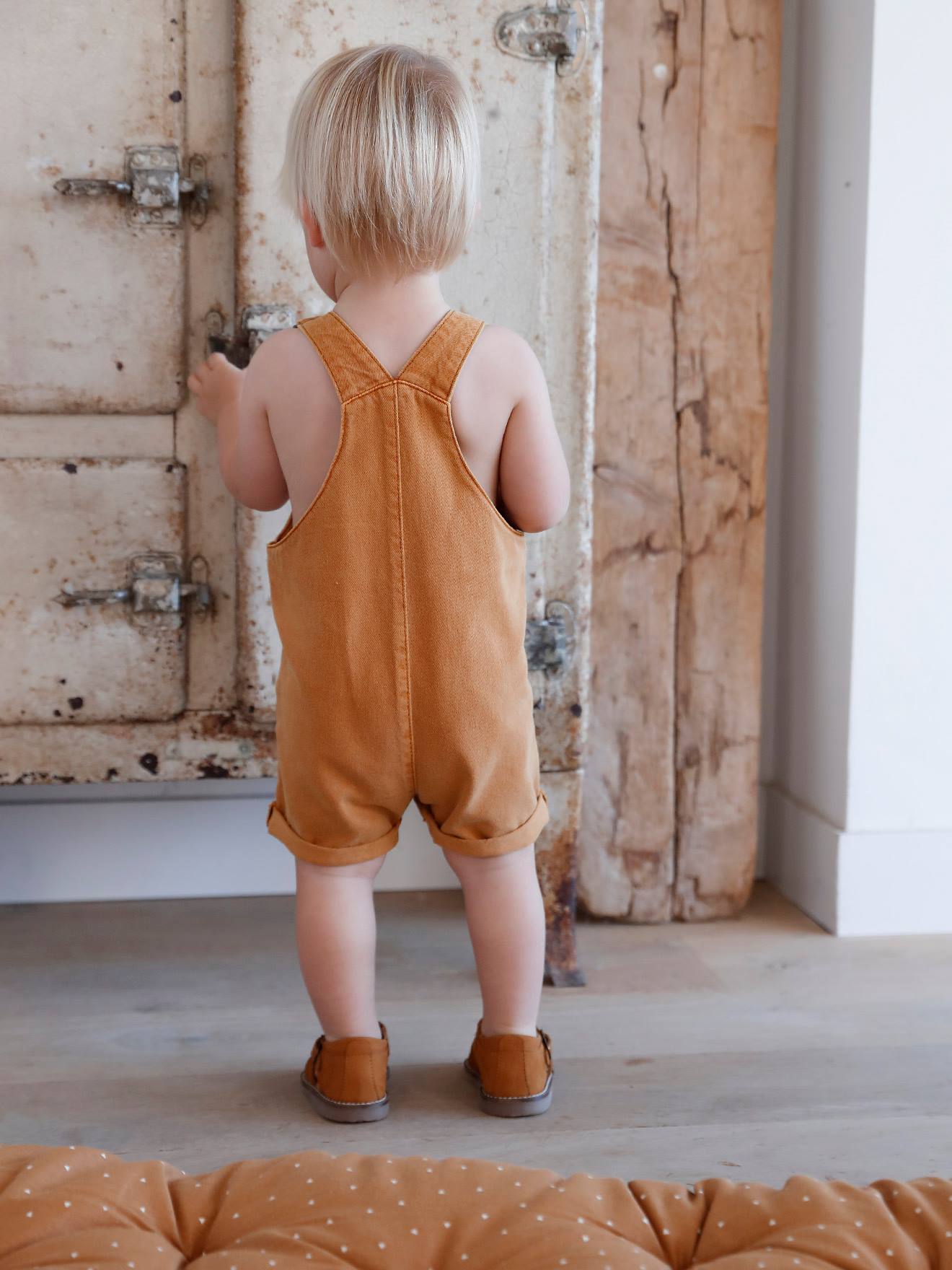 Salopette-short bébé bretelles ajustables caramel