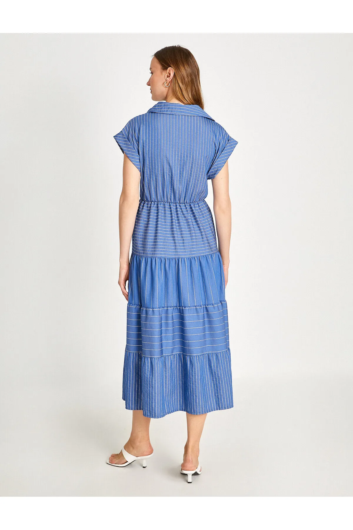 Koton  Langes Rüschenkleid mit Bindedetail und kurzen Ärmeln