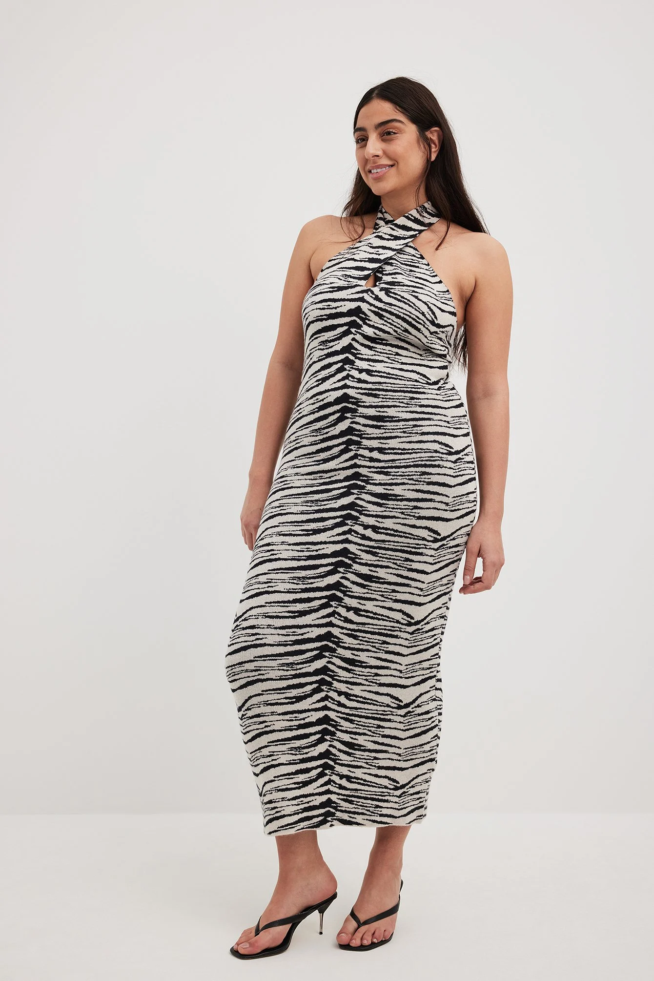 Vorne gekreuztes Zebra-Kleid aus Strickstoff