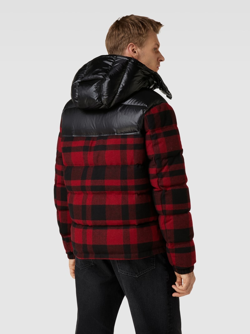 Steppjacke mit Zweiwege-Reißverschluss Modell 'FLINT' in schwarz