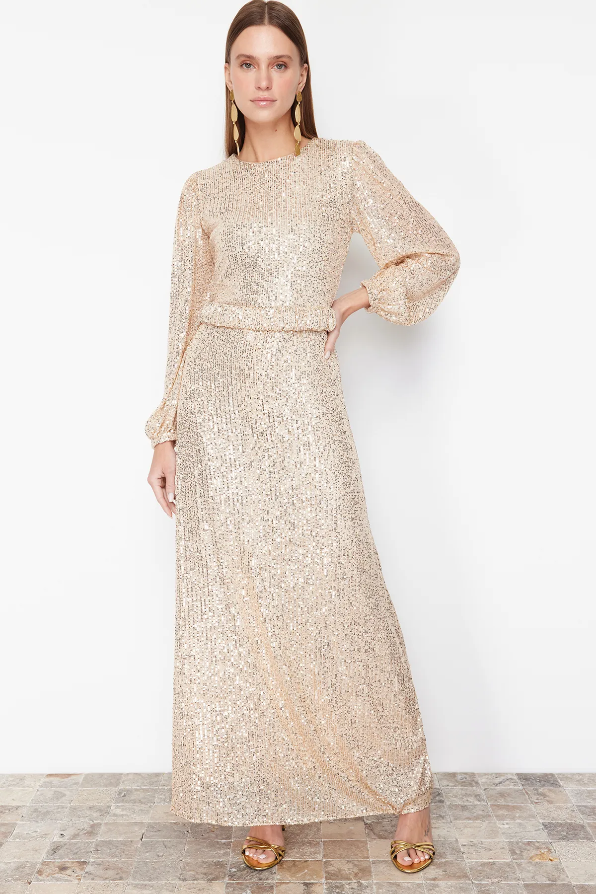 Trendyol Modest  Abendkleid mit Pailletten in Stein TCTSS24DB00048