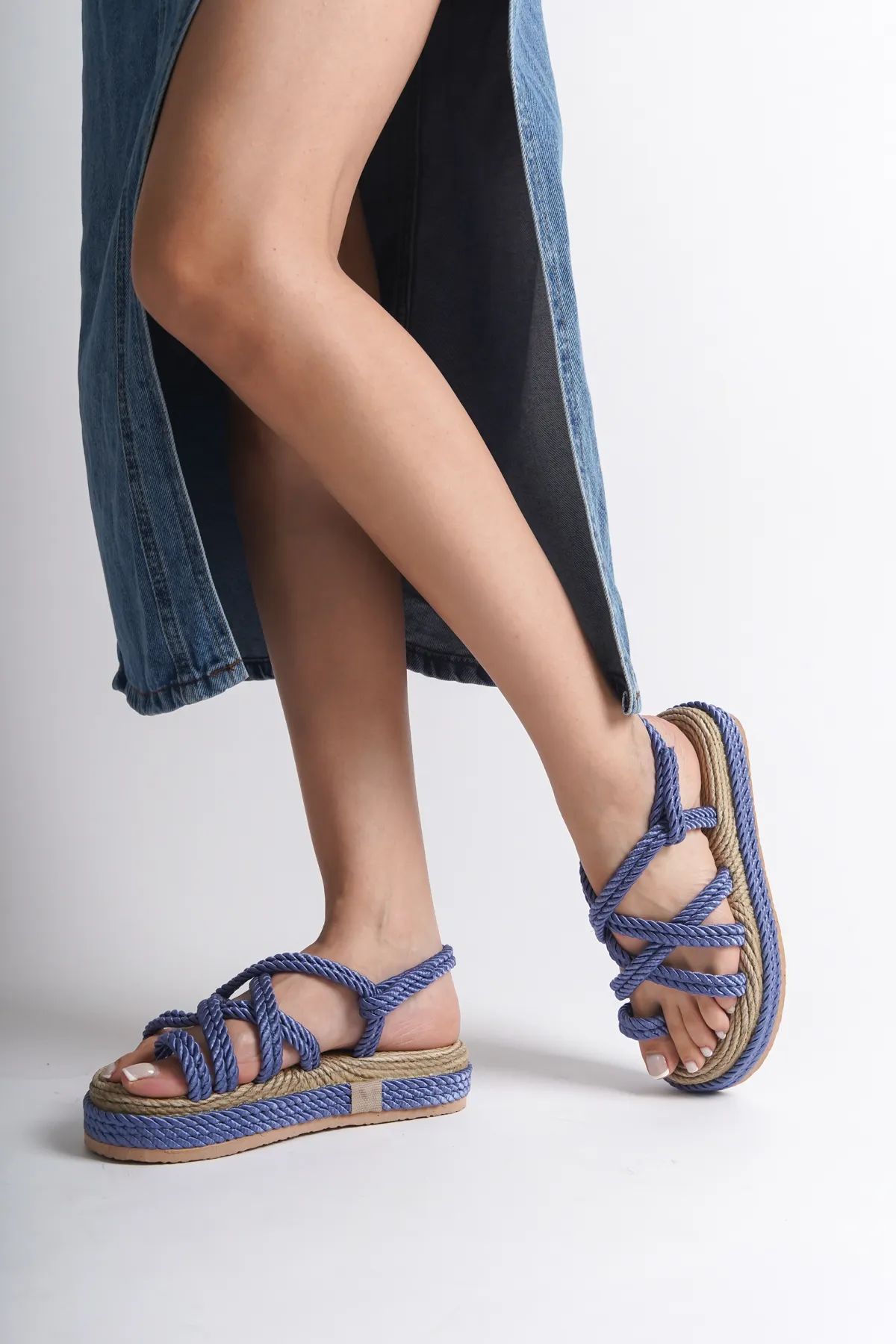 Capone Outfitters  Damensandalen mit Keilabsatz und Kordelzug