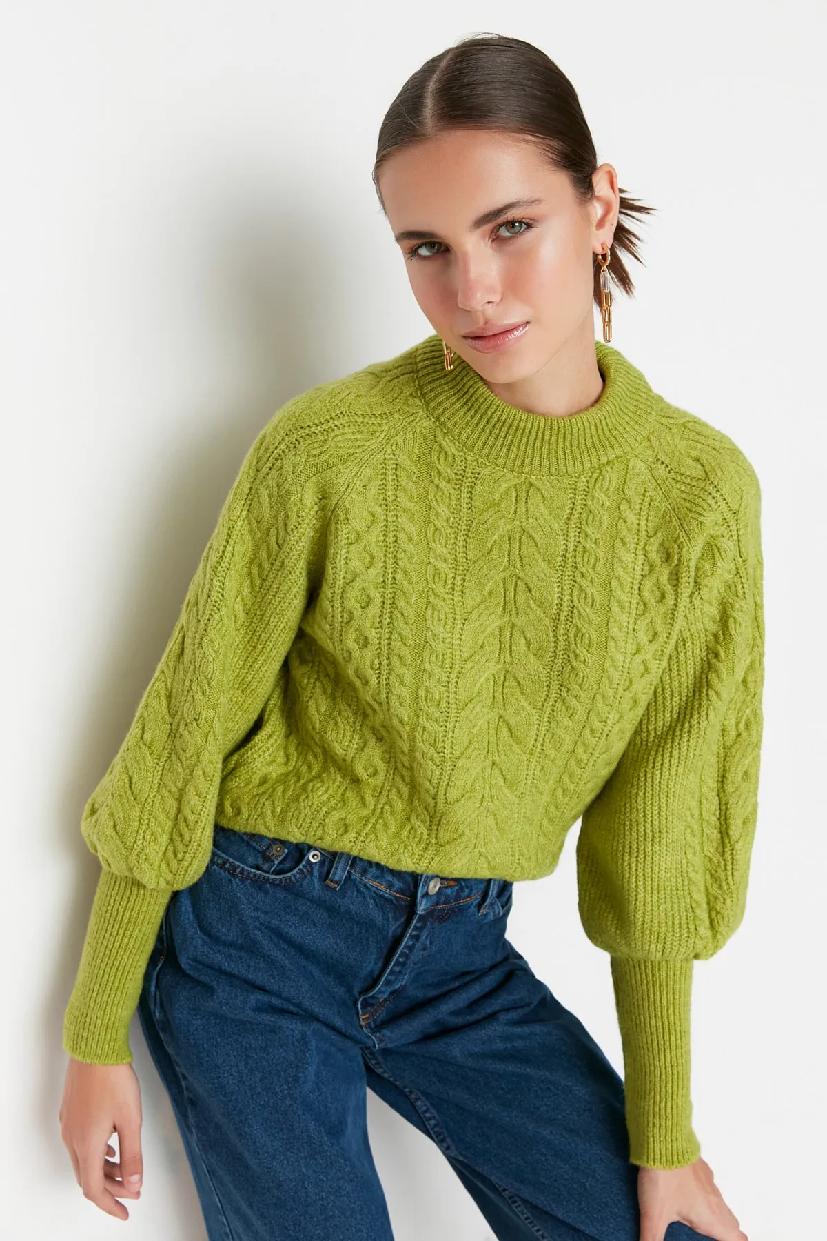 Trendyol Collection  Grüner, weich strukturierter Zopfpullover TWOAW21KZ0109