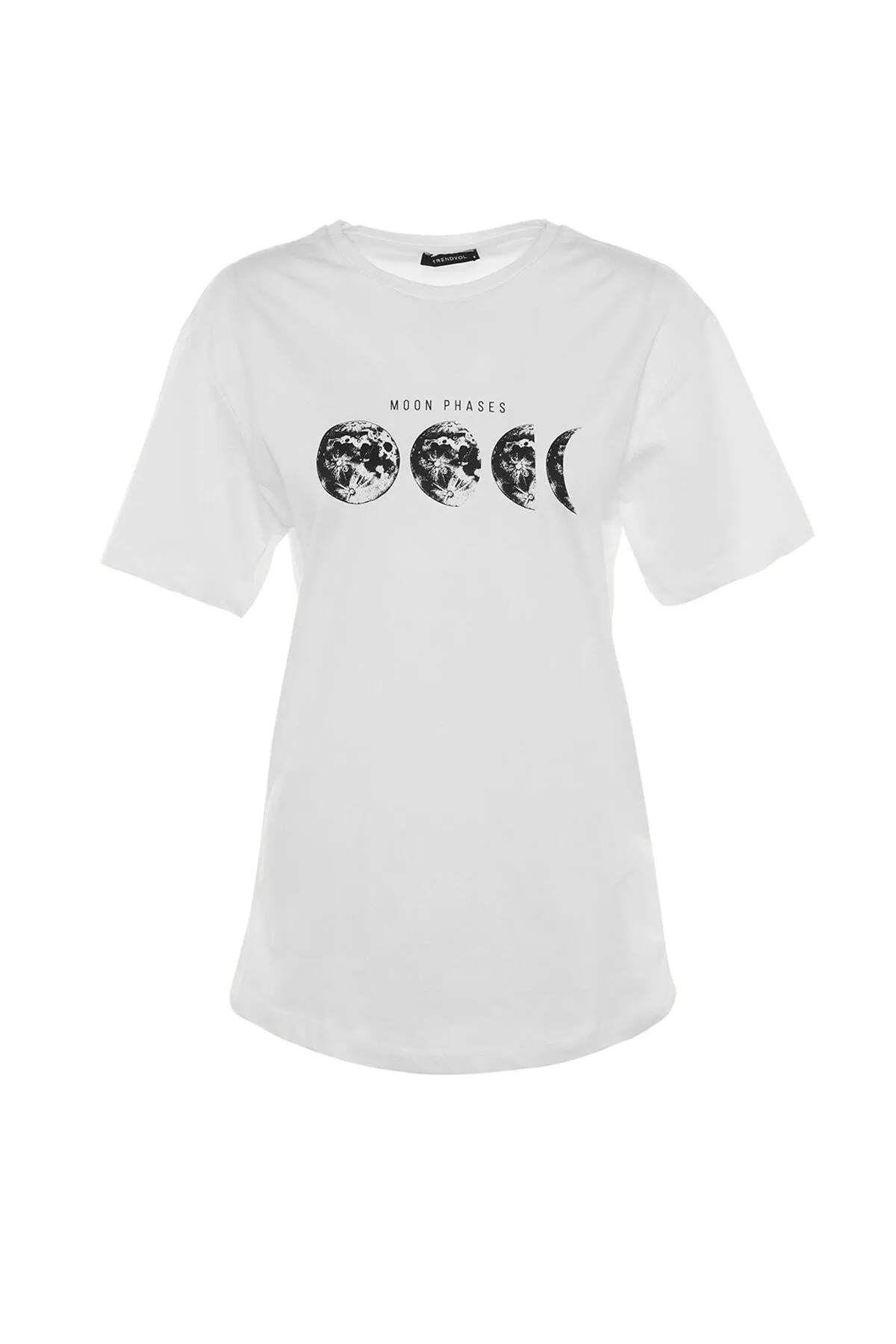 Trendyol Collection  Ecrufarbenes, bedrucktes Boyfriend-Strick-T-Shirt mit Rundhalsausschnitt aus 100 % Baumwolle TWOSS20TS0245