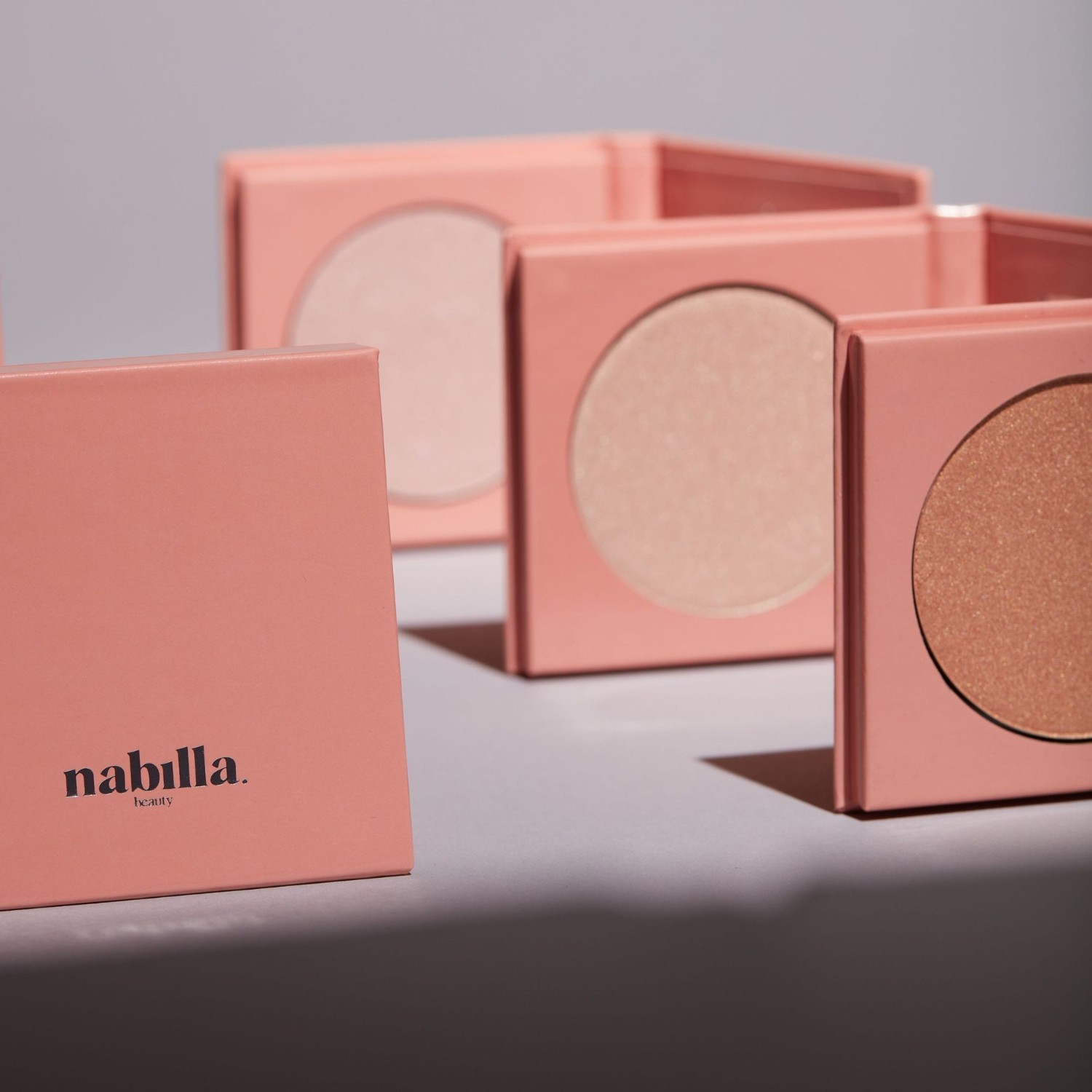 nabilla beauty BRONZ PE FLEEK