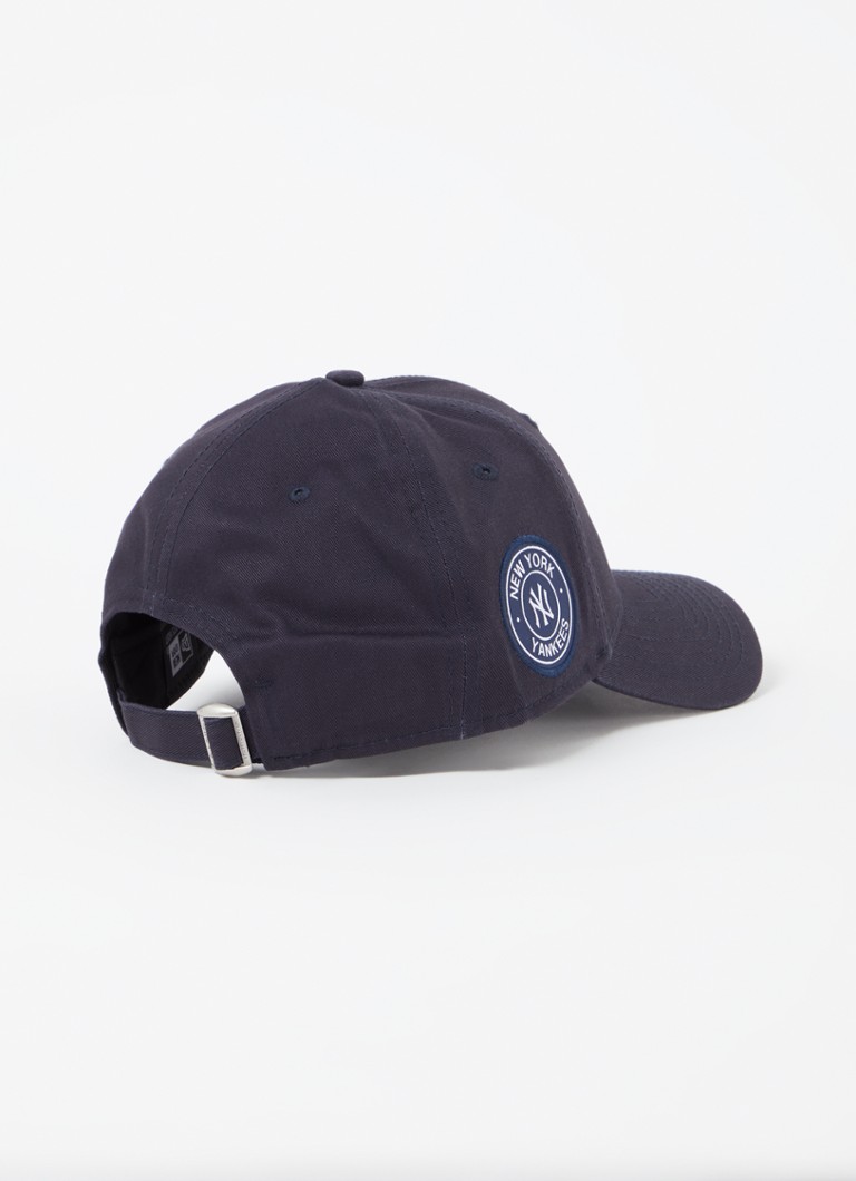 Șapcă New Era cu logo-ul New York Yankees brodat.